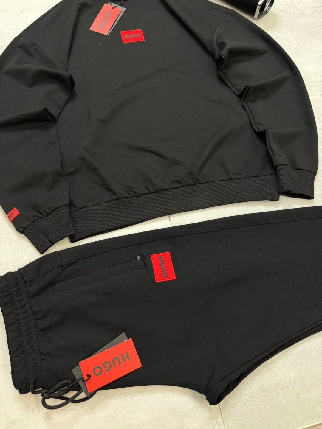 спортивный костюм hugo boss,костюм спортивный мужской,спортивный костюм hugo,спортивные костюмы для мужчин,спортивный костюм мужской спортивный костюм