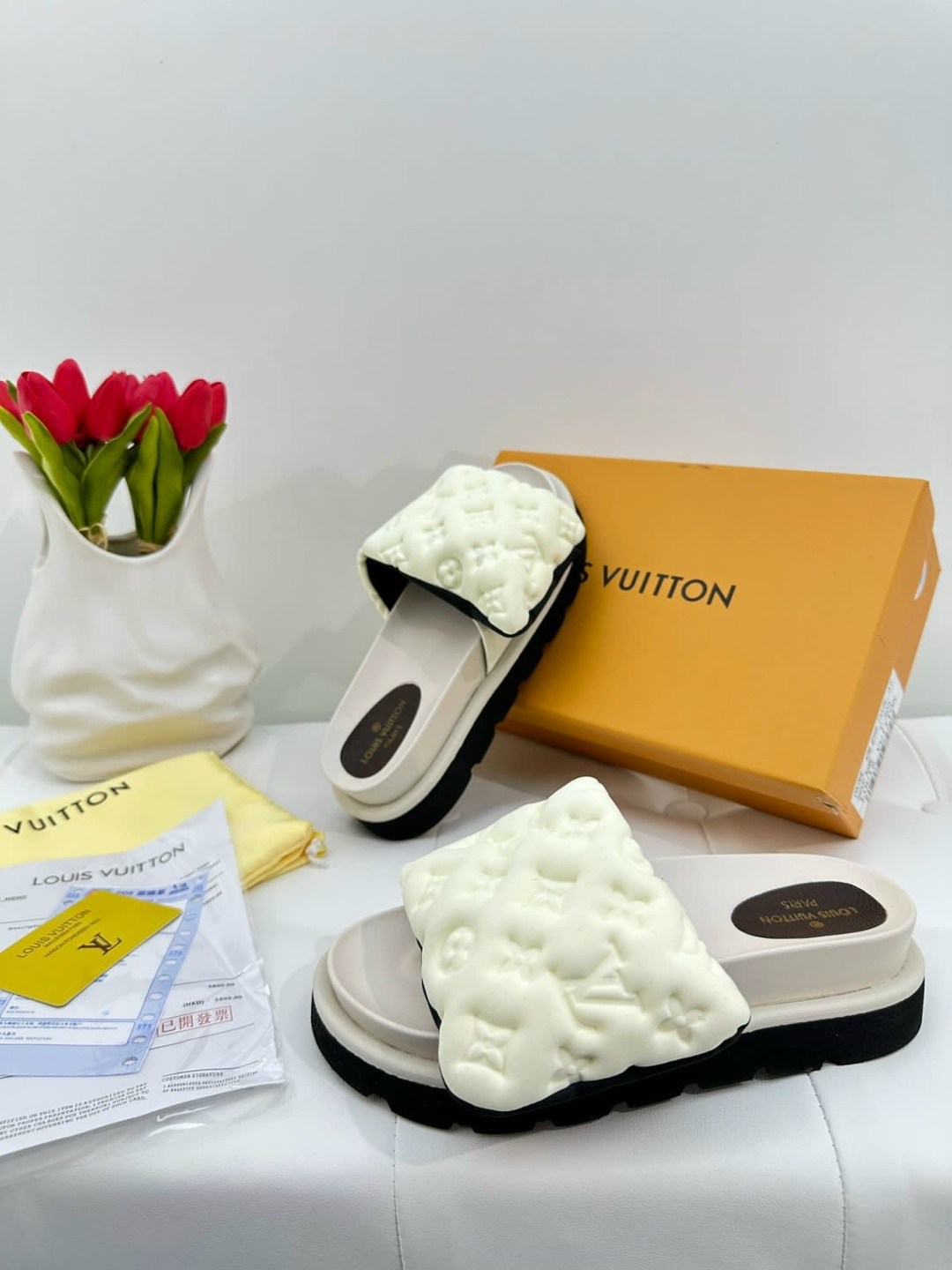 луи виттон шлепки женские,женские шлепанцы louis vuitton,шлепанцы louis vuitton,тапочки луи виттон мужские,тапочки louis vuitton