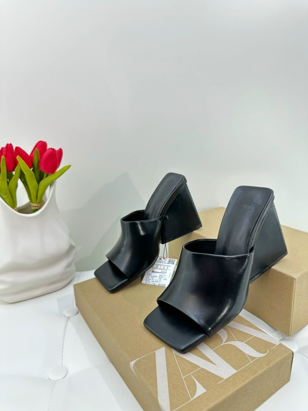 ,модные босоножки,каблуки босоножки,сандалии на каблуке,прада сабо мюли