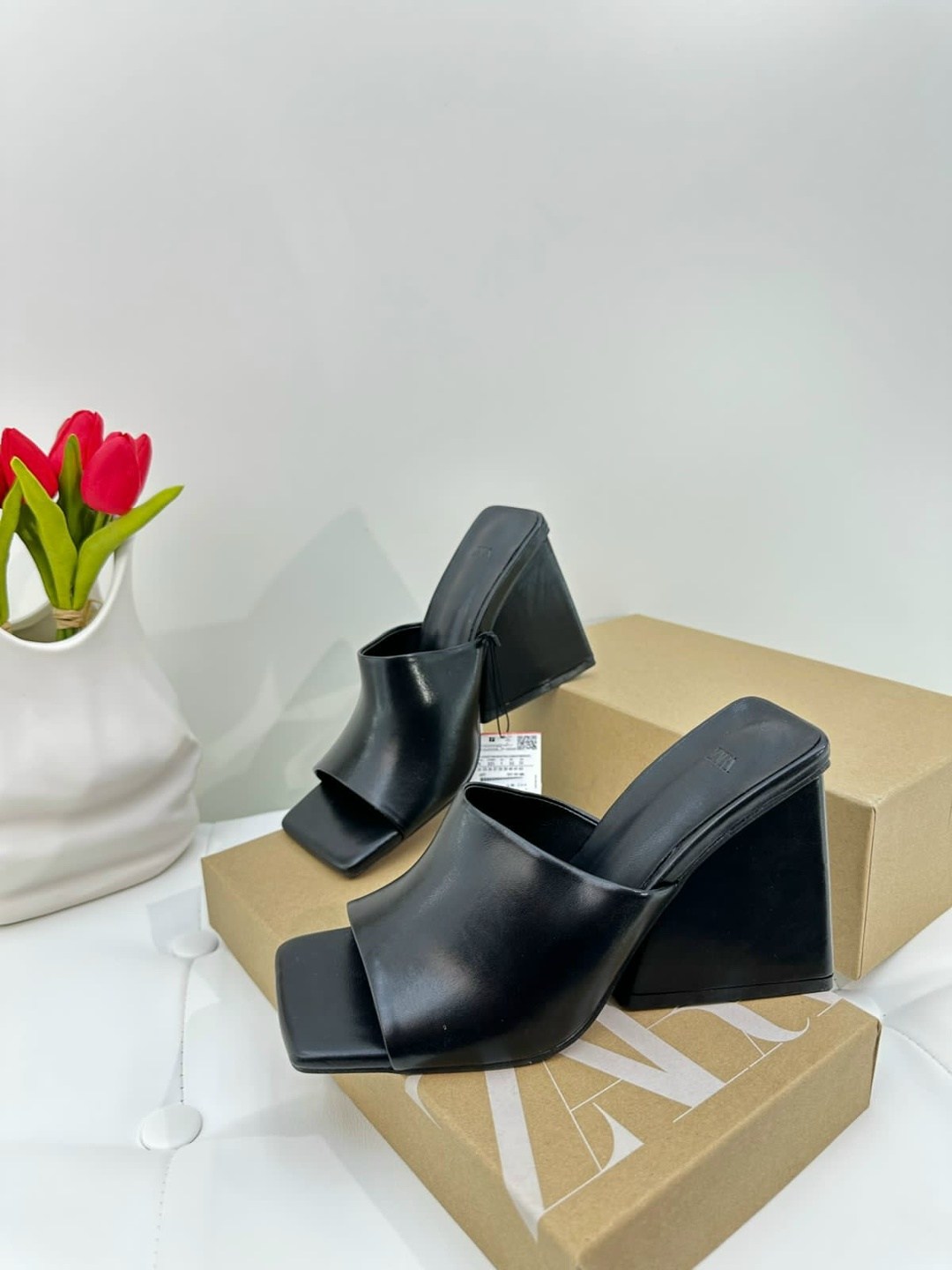 ,модные босоножки,каблуки босоножки,сандалии на каблуке,прада сабо мюли