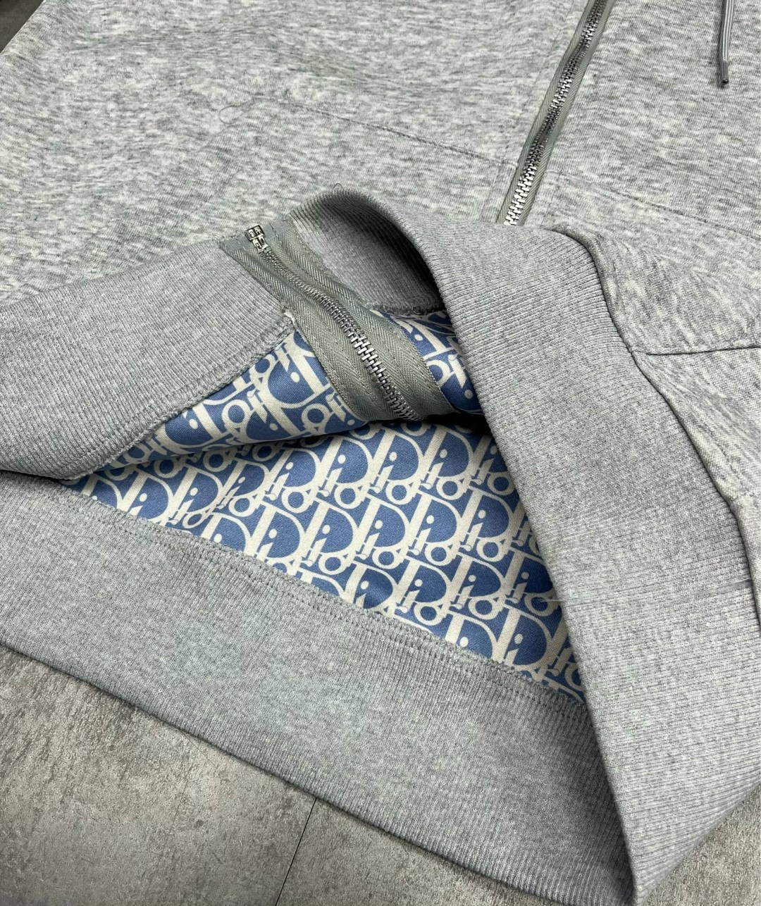 спортивный костюм brunello cucinelli,спортивный костюм мужской brunello cucinelli,брендовые толстовки,толстовка серая