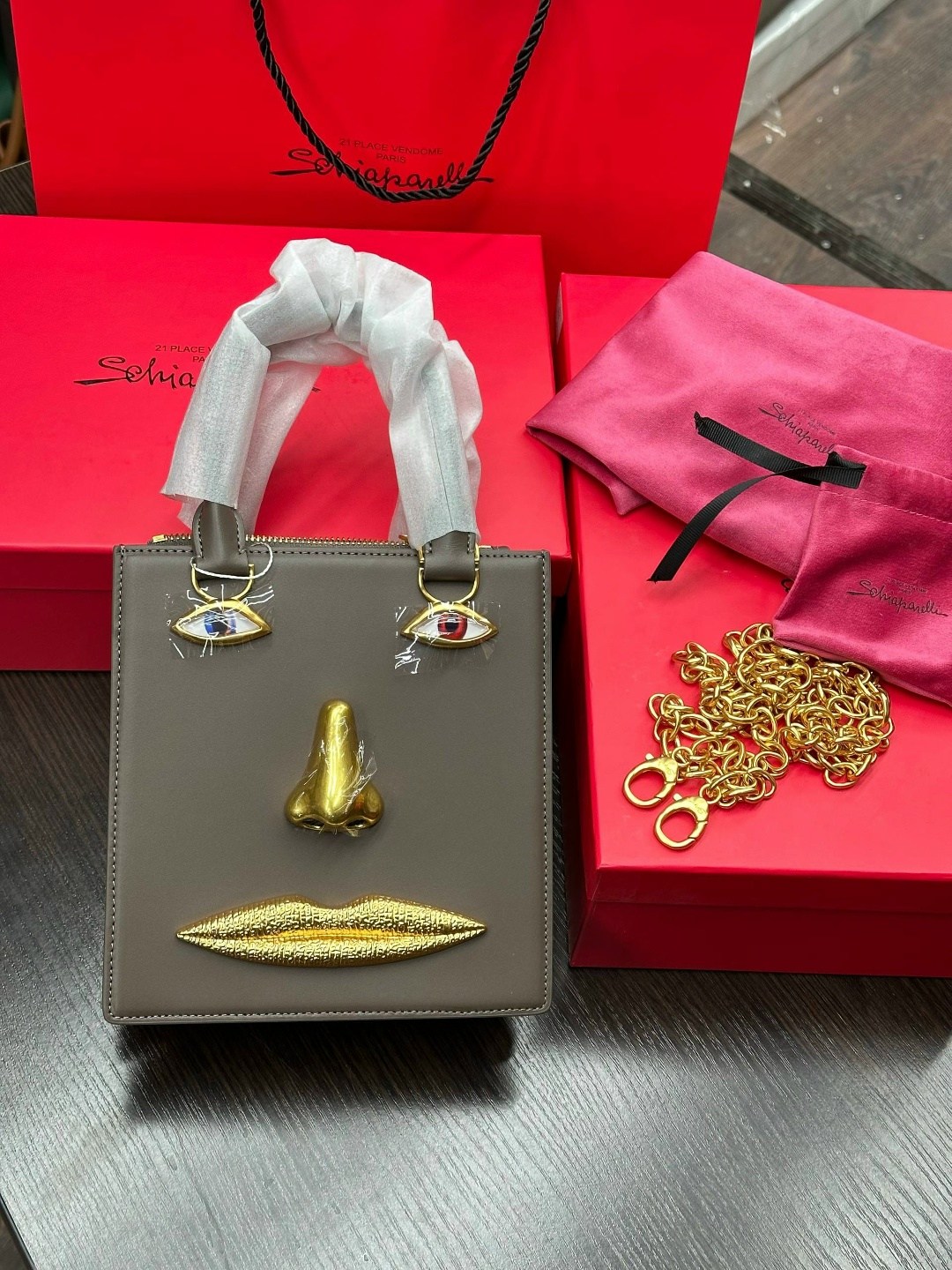 бархатная сумка для глаз schiaparelli premium sense demon,сумка-тоут schiaparelli,сумка женская schiaparelli,сумка schiaparelli,брендовая женская сумка