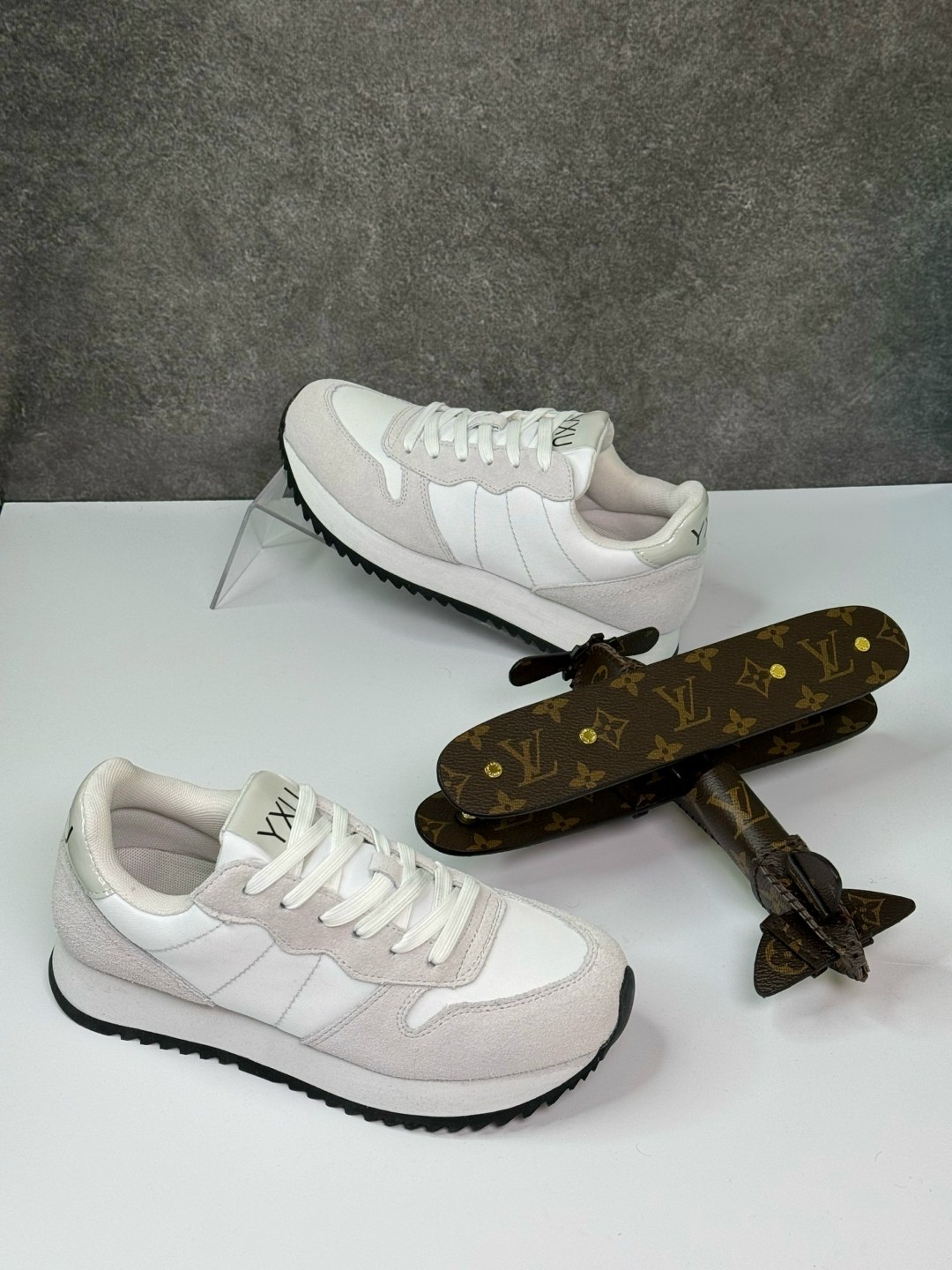 ,кроссовки женскиe,кроссовки модные,кроссовки женщины,повседневные кроссовки