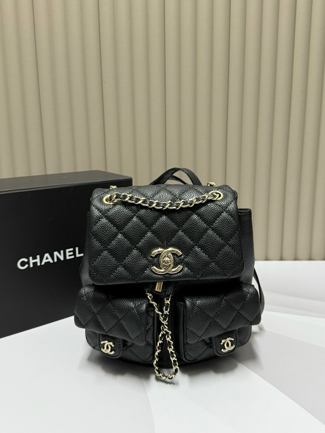 рюкзак chanel,сумка chanel,chanel сумка-рюкзак,женский рюкзак chanel,кожаный черный рюкзак chanel cruise