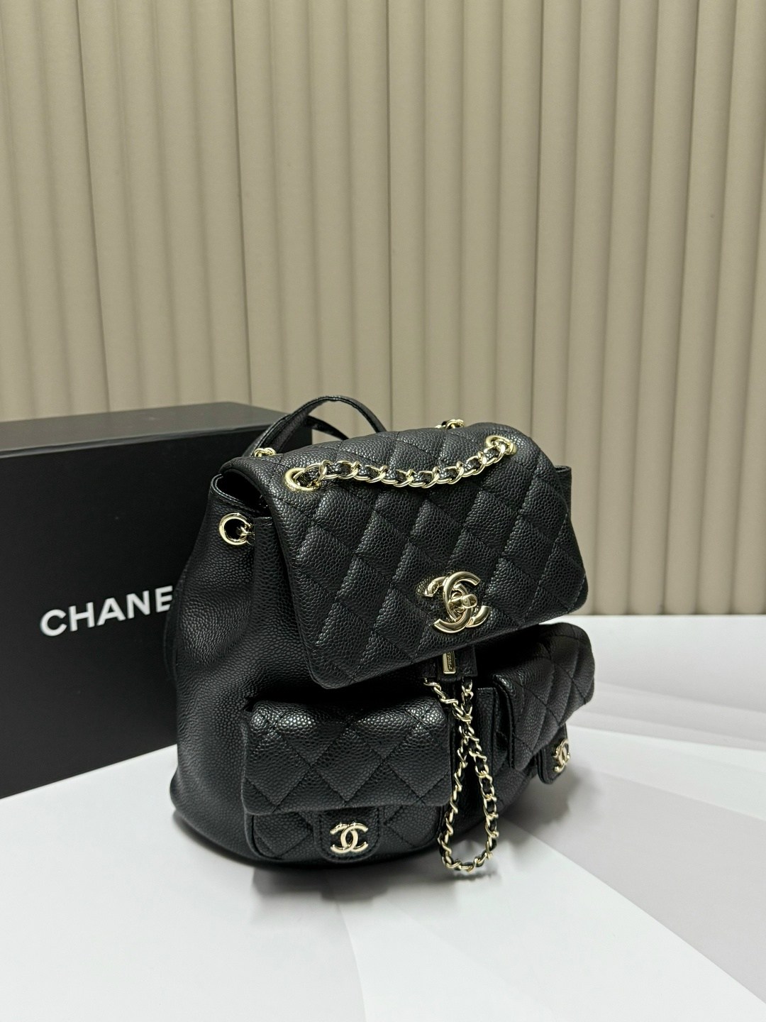 рюкзак chanel,сумка chanel,chanel сумка-рюкзак,женский рюкзак chanel,кожаный черный рюкзак chanel cruise