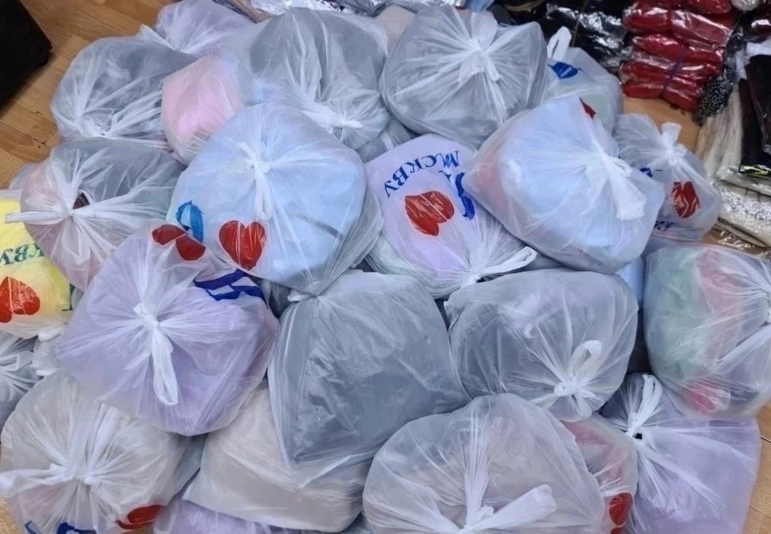 пакеты,пластиковые пакеты,пакет с вещами,пакет с пакетами,полиэтиленовый пакет