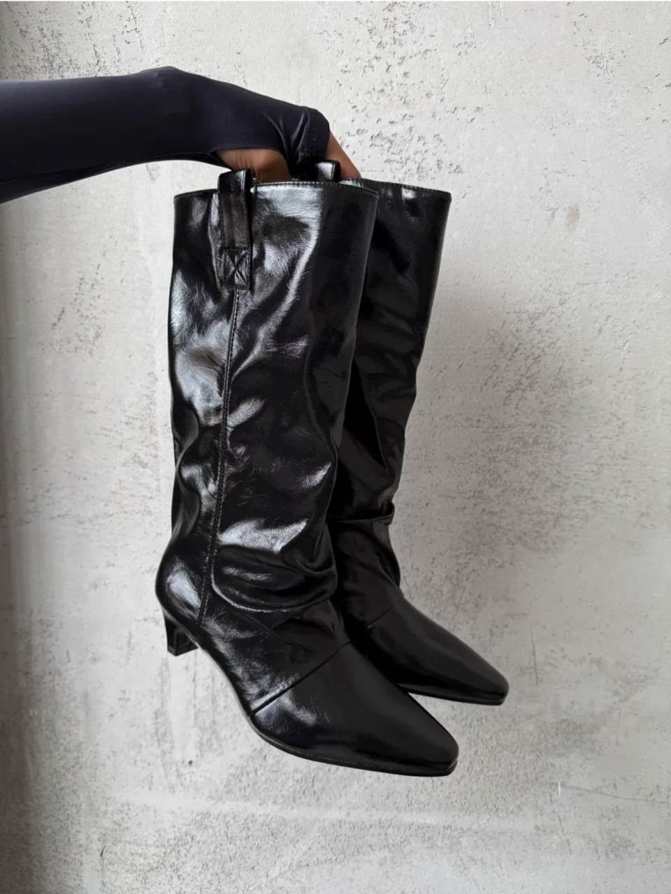 женские сапоги,сапоги модные,модные женские лакированные сапоги выше колена,женские сапоги до колена,высокие сапоги