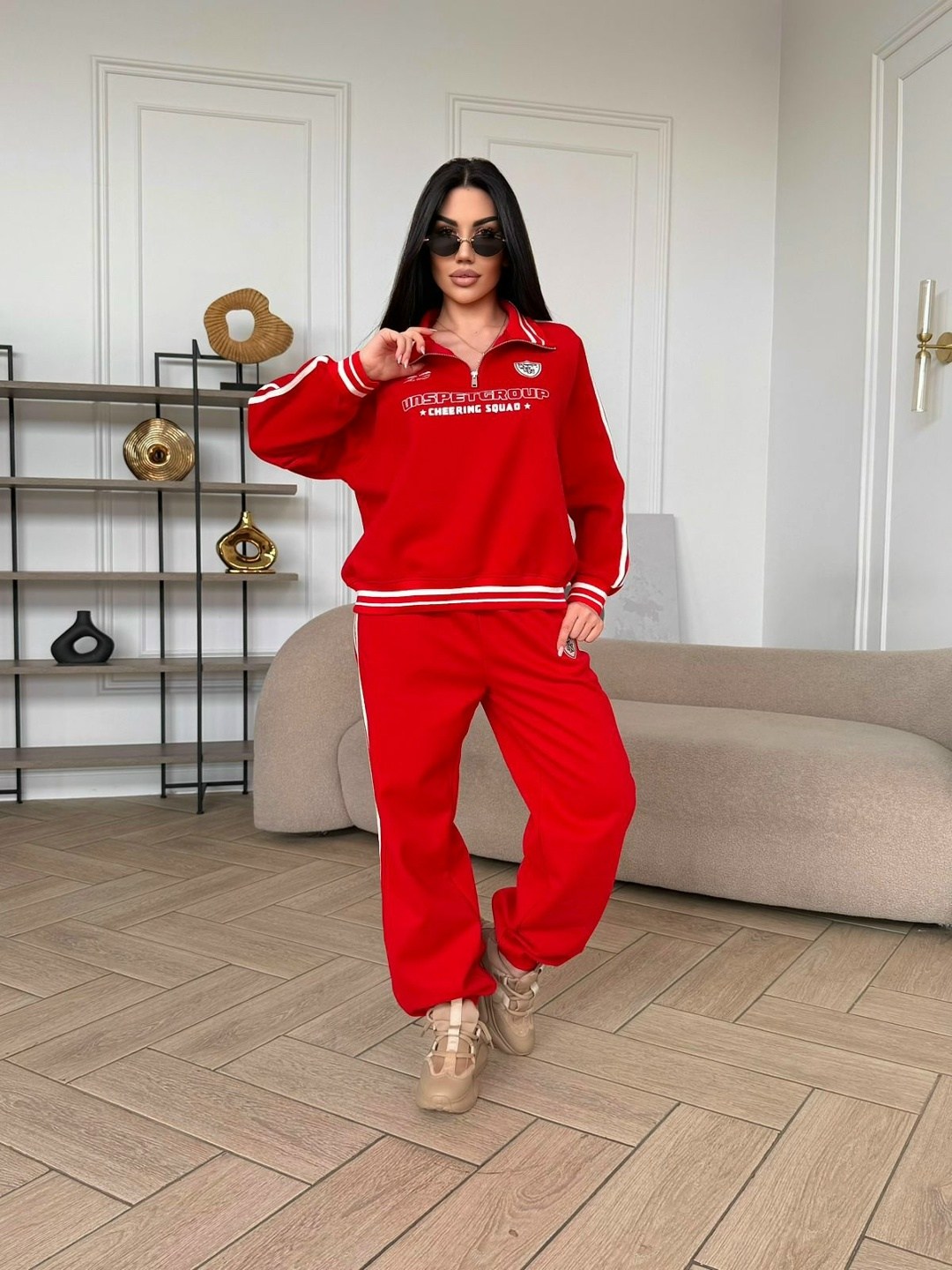 красные спортивные женские костюмы,красные спортивные костюмы,костюм спортивный женский,красный костюм спорт шик,спортивный костюм