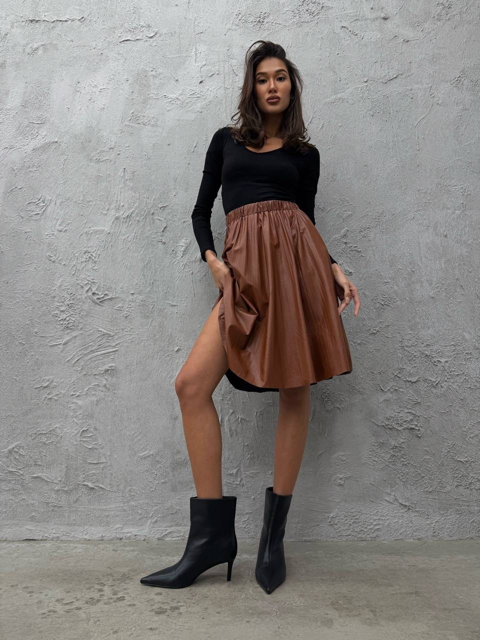юбка кожаная,юбка кожаная миди,юбка кожаная миди трапеция narcsisse & moloko,коричневая кожаная юбка,юбка из искусственной кожи
