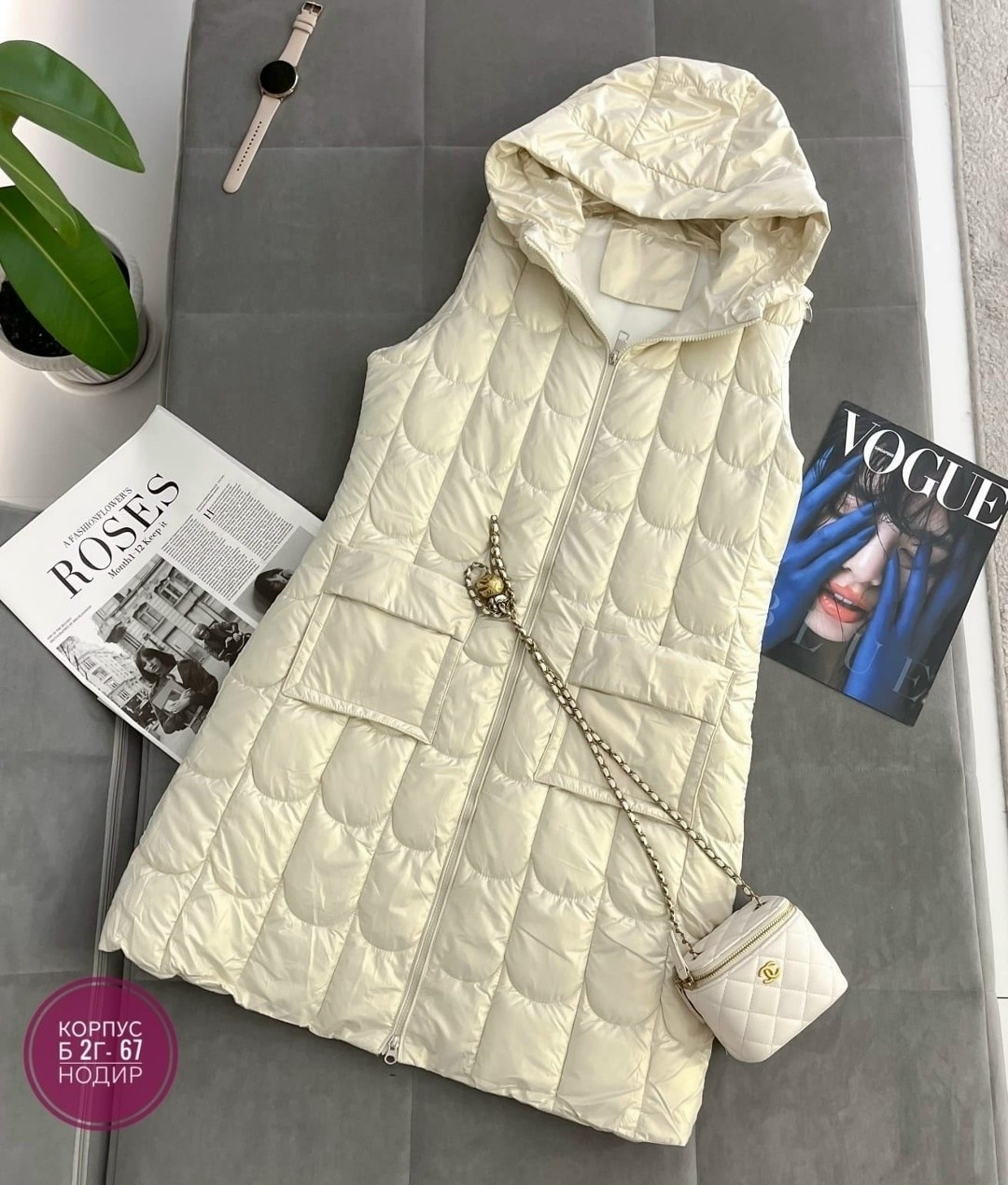 жилетка безрукавка,безрукавка с капюшоном,жилет женский,жилет,жилетка