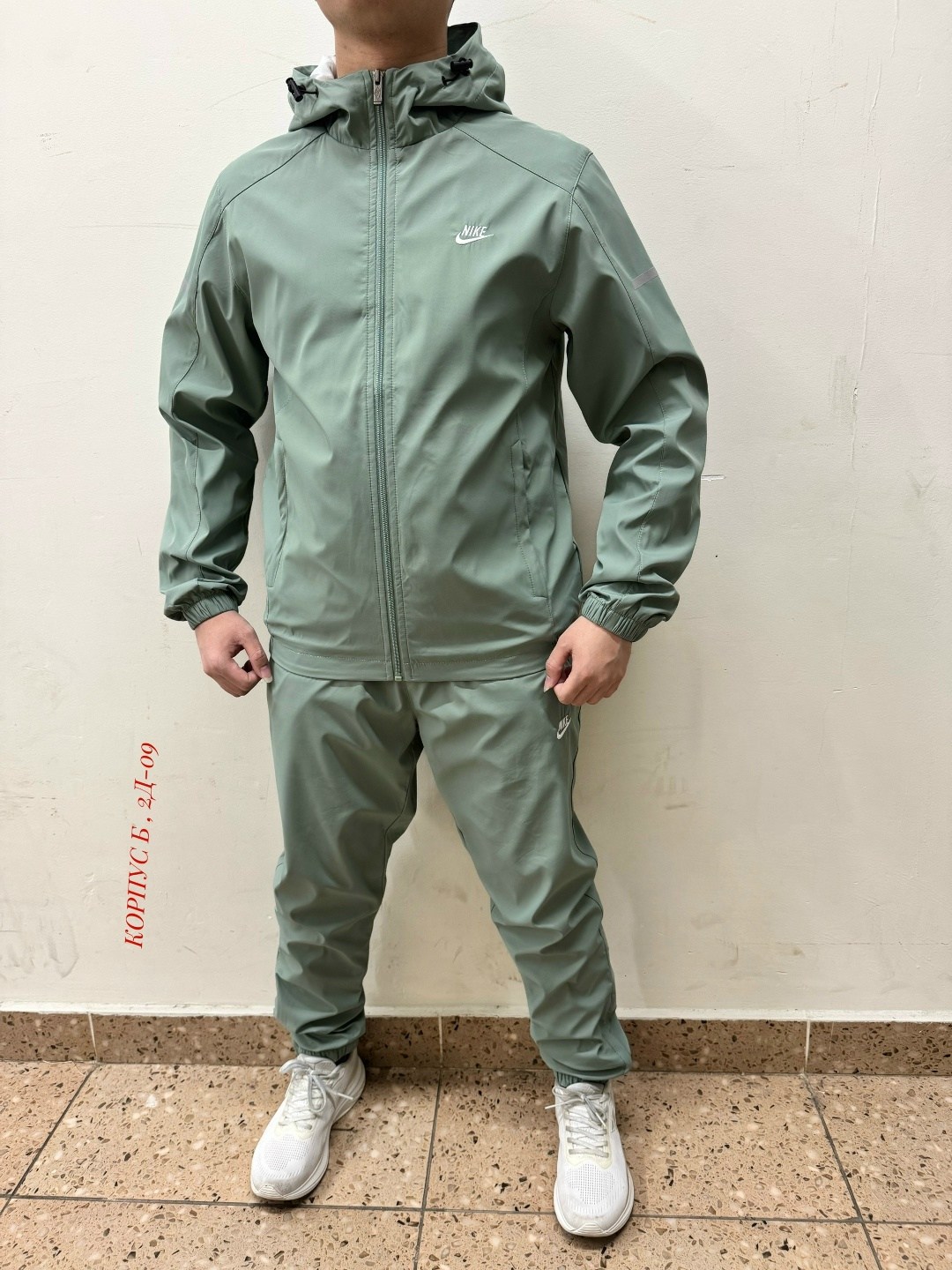 костюм спортивный,мужские спортивные костюмы,спортивный костюм nike,спортивная одежда,костюм на флисе