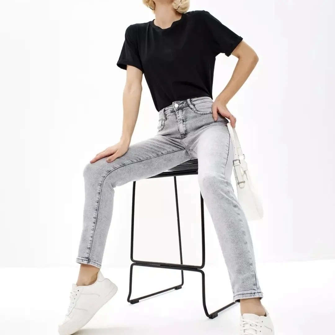 джинсы женские,джинсы мом,джинсы,джинсы бананы женские голубые,модные джинсы