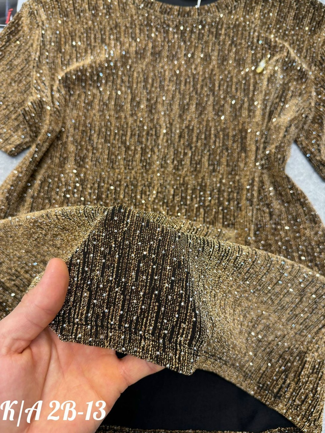 золотой люрекс,джемпер с пайетками,свитер с пайетками,вязание с пайетками,вязаное платье с люрексом