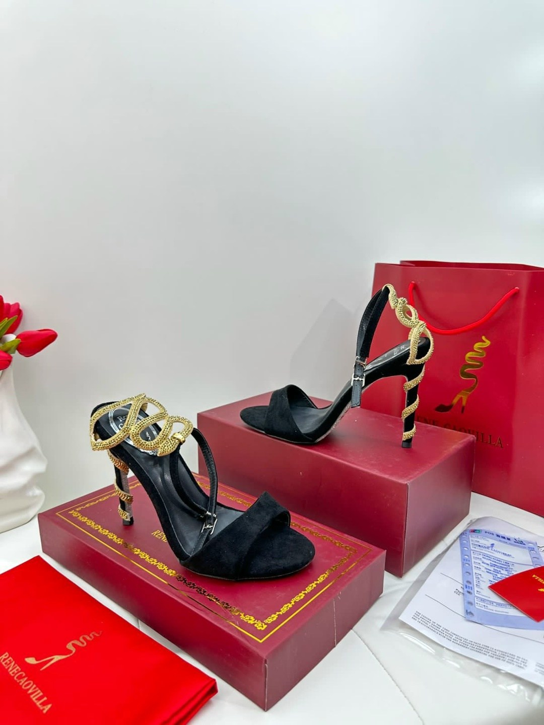 ,стильные босоножки,женские босоножки,босоножки yves saint laurent с серебристым каблуком,каблуки босоножки