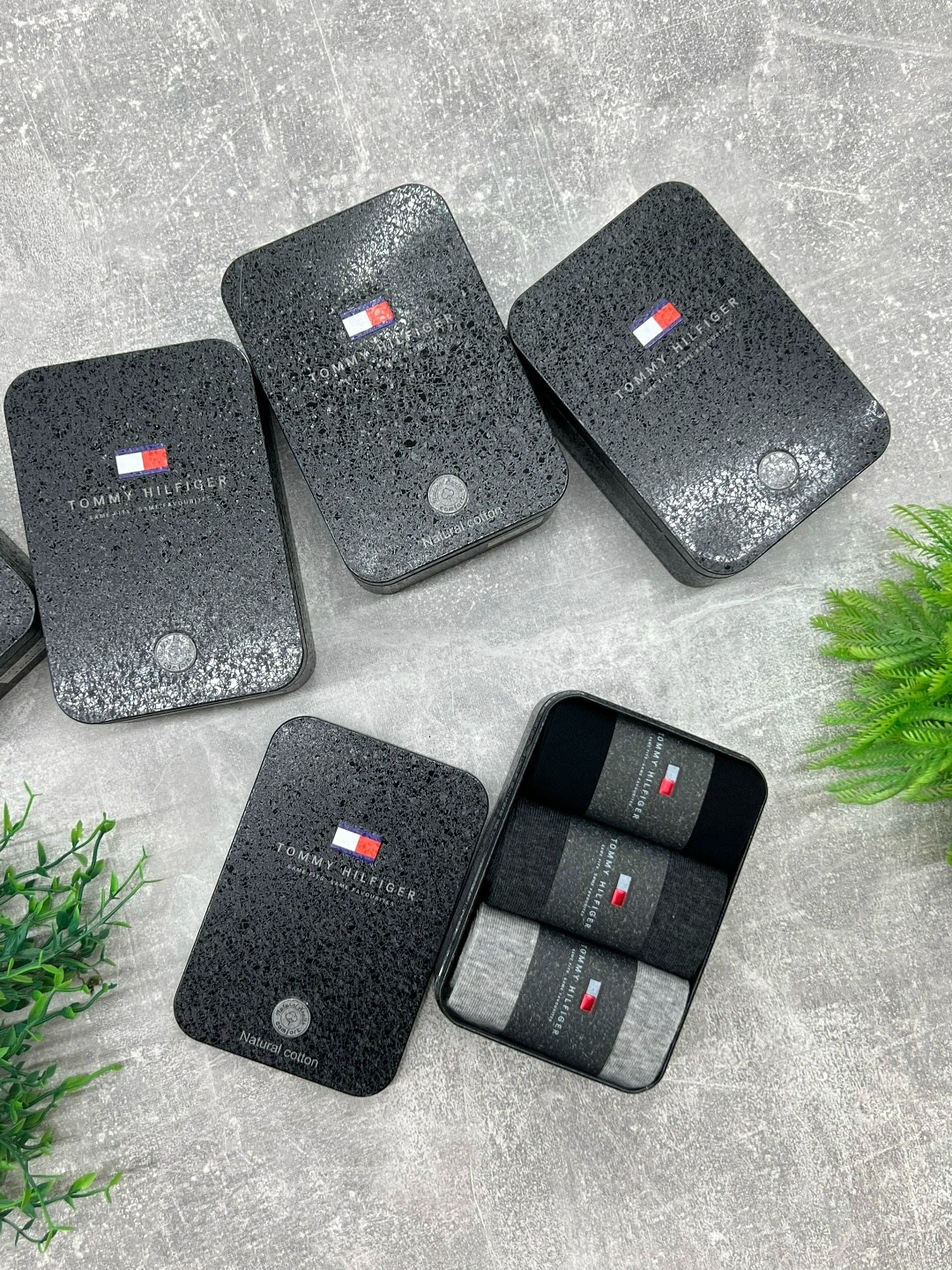 носки мужские набор в подарочной упаковке 6 шт. tommy hilfiger,мужские носки 6 пар в коробке,мужской набор носков,набор мужских носков tommy hilfiger,набор носков томми хилфигер в коробке