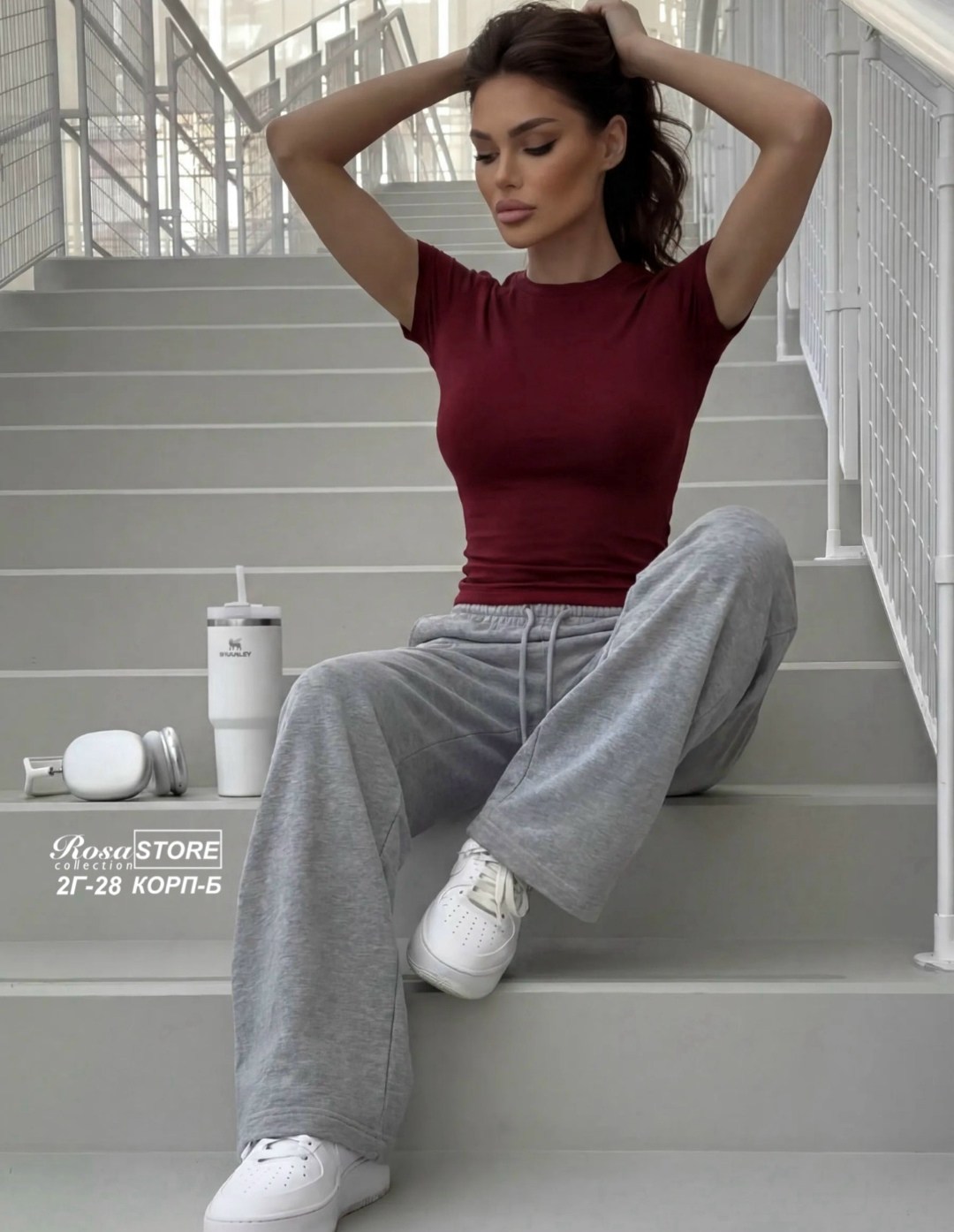 девушка,моделей,красива девушка,никола каванис модель,мини платье