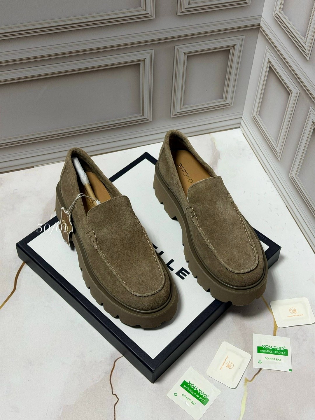 лоферы замшевые,замшевые лоферы hermes,замшевые лоферы с замочком,лоферы женские замшевые бежевые,лоферы женские замшевые