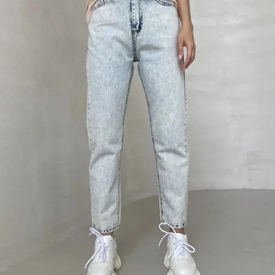 джинсы женские,джинсы мом,джинсы,джинсы бананы женские голубые,модные джинсы