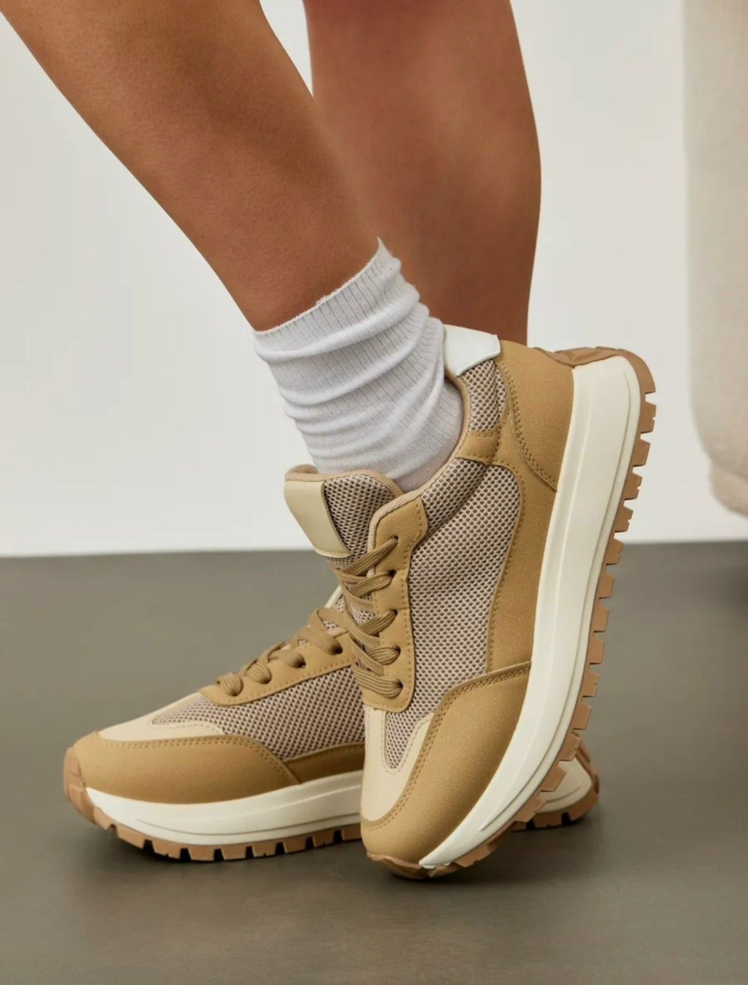 ,женские кроссовки,кроссовки для женщин,кроссовки женские бежевые с сеткой,бежевые кроссовки