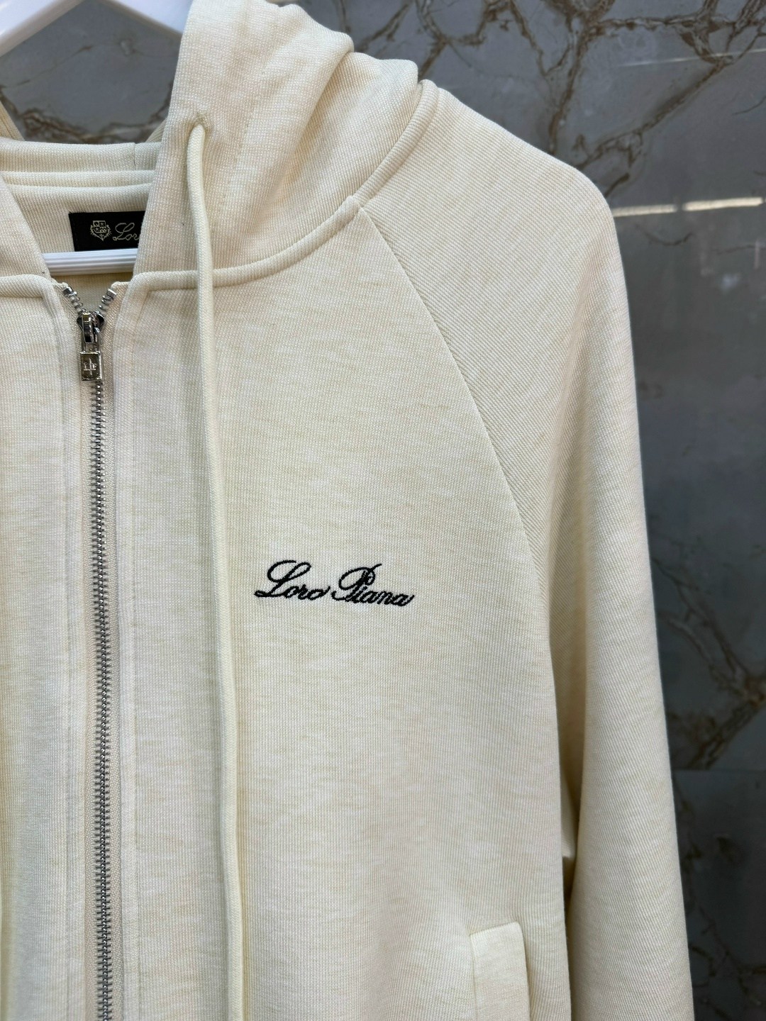 loro piana женский бежевый костюм premium,женский спортивный костюм,кашемировый костюм loro piana,костюм бежевый,спортивные костюм