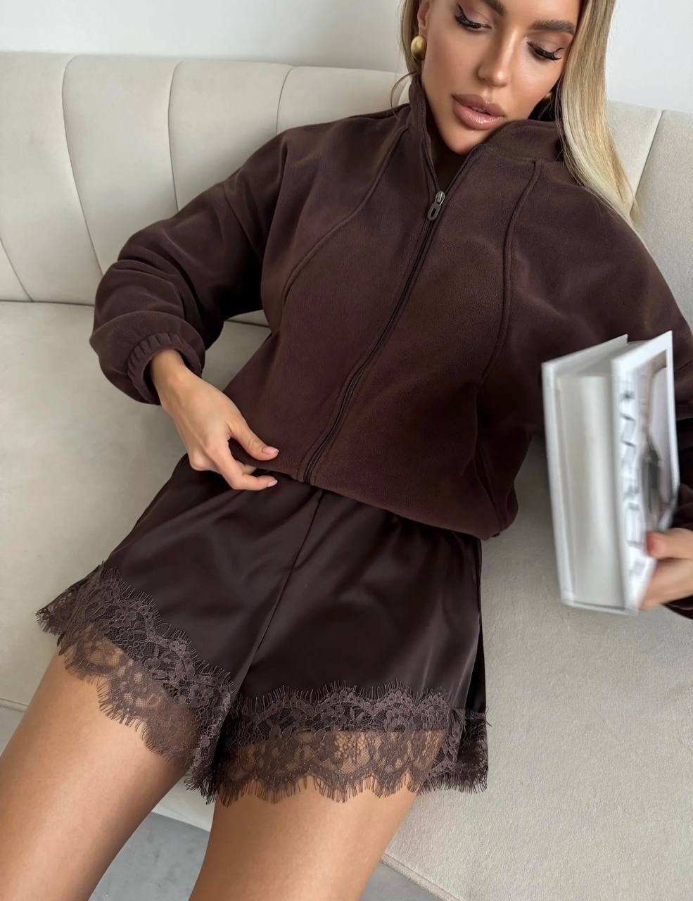 шелковые шорты,атласные шорты с кружевом,шорты кружевные,шорты с кружевом,шорты с оборками