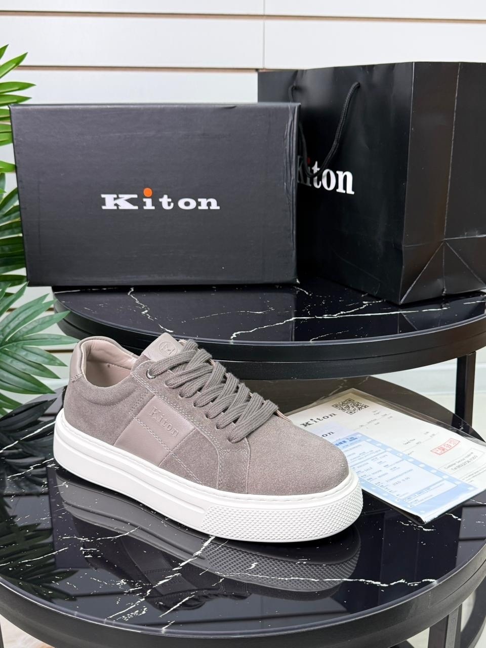 ,замшевые кроссовки,кроссовки удобные,спортивный ,модные кроссовки