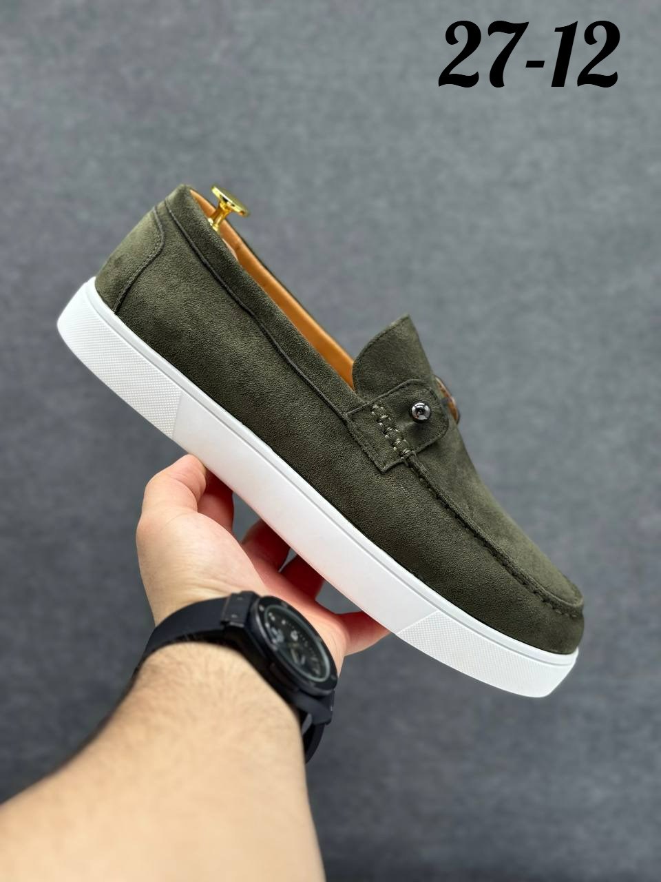 лоферы мужские замшевые loro piana suede lux olive,,лоферы мужские loro piana,лоферы мужские замшевые с белой подошвой,мужские лоферы замшевые