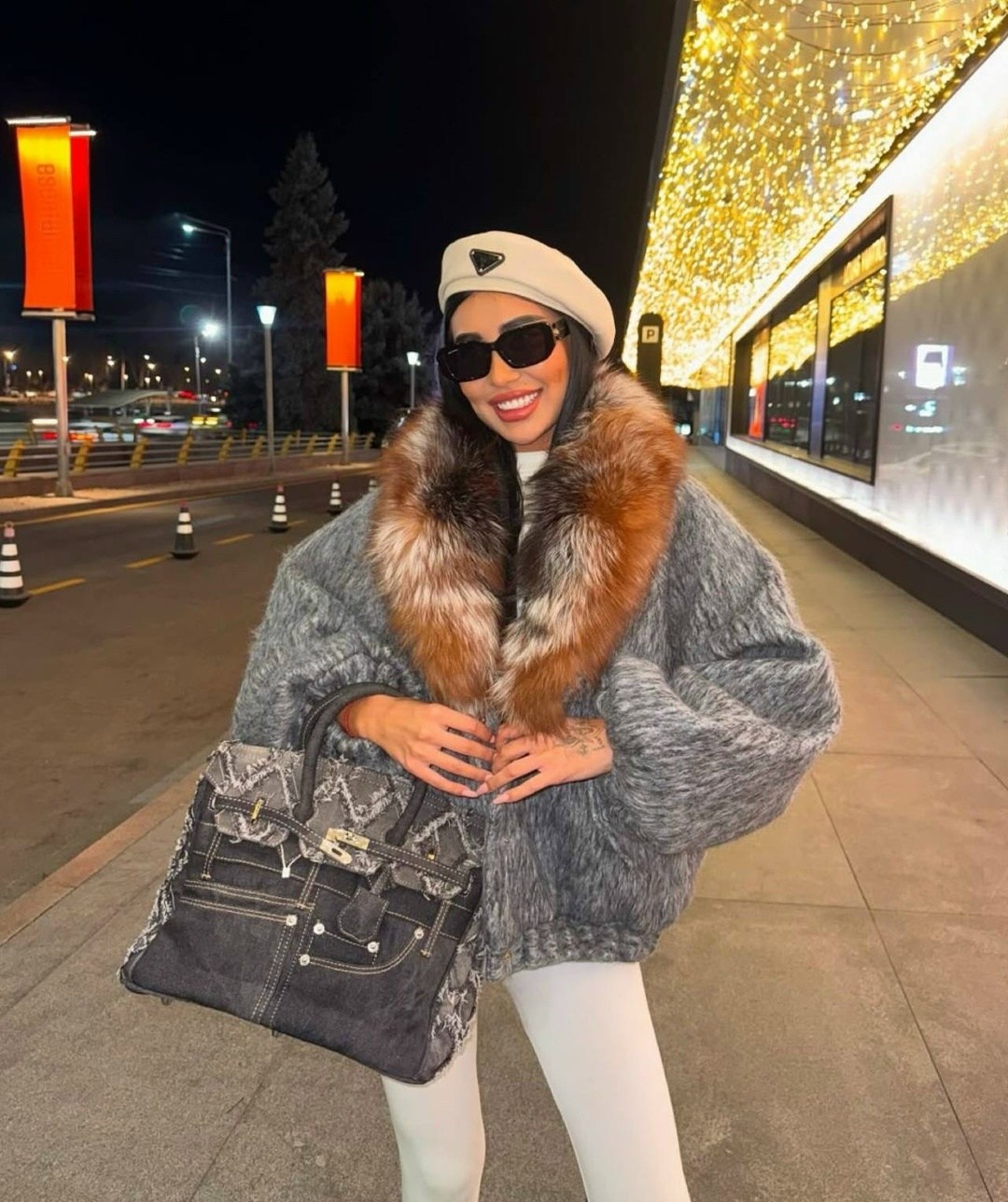 шубка из натурального меха чернобурки,пуховик с натуральным мехом,куртка с мехом,пуховик с натуральным мехом чернобурки,пуховик женский с натуральным мехом