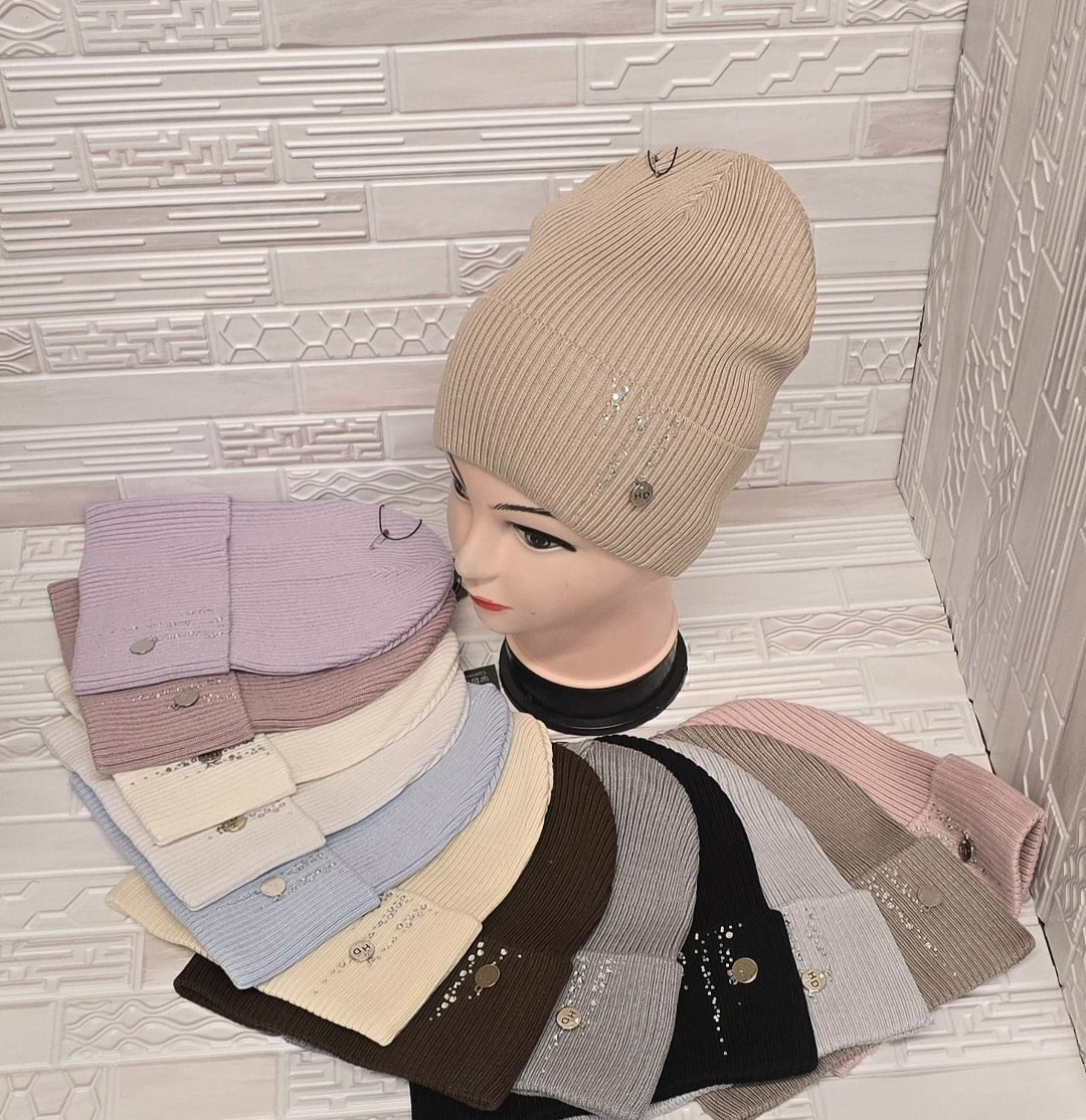 шапка женская,шапка,женские вязаные шапки,шапка стильная,демисезонная шапка