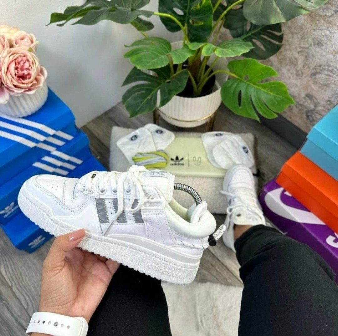 кроссовки adidas forum low bad bunny,adidas forum low bad bunny белые,adidas bad bunny белые,кроссовки adidas bad bunny,bad bunny x adidas