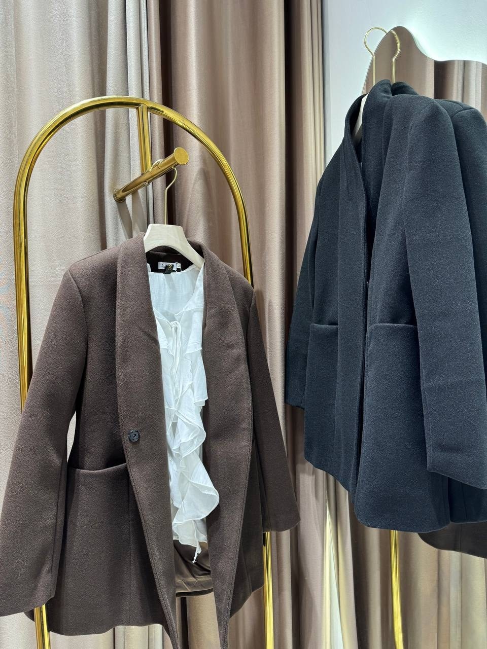 пальто nur черный,женское пальто,balenciaga черный шерстяной жакет/пиджак hourglass для женщин,полупальто пиджак приталенный тренд 2025 koko be trende,пальто пиджак