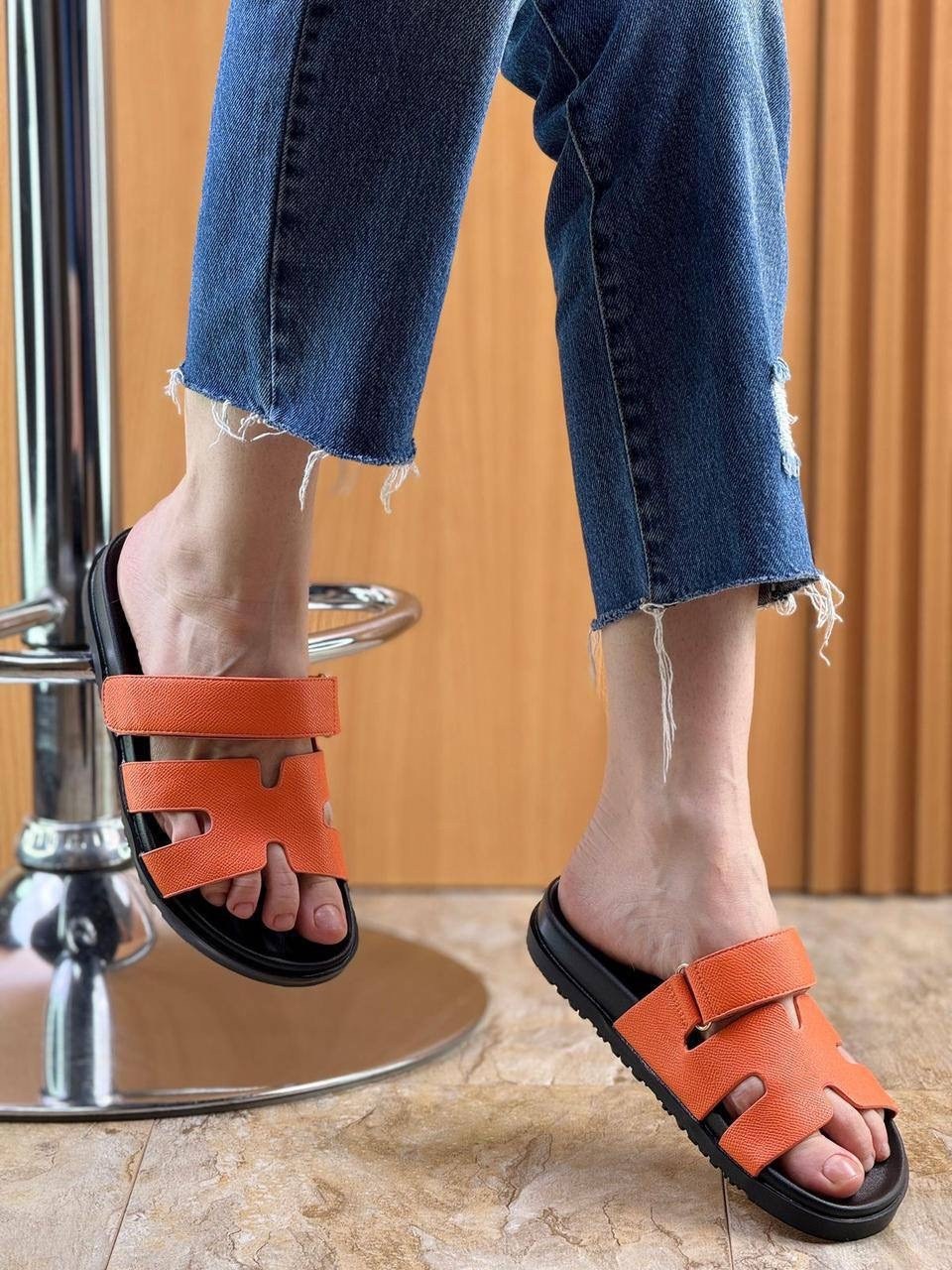 шлепанцы hermes оранжевые,hermes босоножки,сандалии hermes,шлепки эрмес,