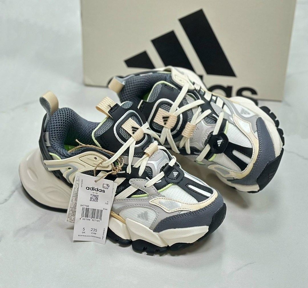 кроссовки xlg runner deluxe adidas,кроссовки мужские женские adidas,кроссовки adidas,кроссовки для бега xlgs runner deluxe унисекс с низким верхом серые/белые adidas,повседневные кроссовки