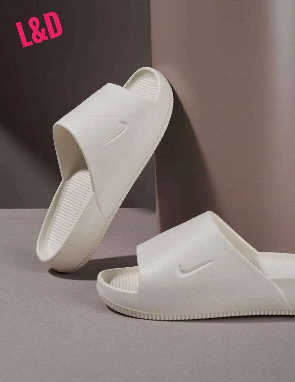 шлепанцы nike,шлепанцы женские,сланцы nike calm slide,сланцы nike,белые шлепанцы