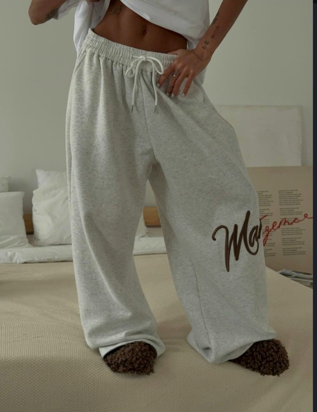 брюки свободного кроя,широкие брюки,оверсайз брюки,широкие брюки оверсайз,серые женские спортивные штаны deeptown в стиле харадзюку