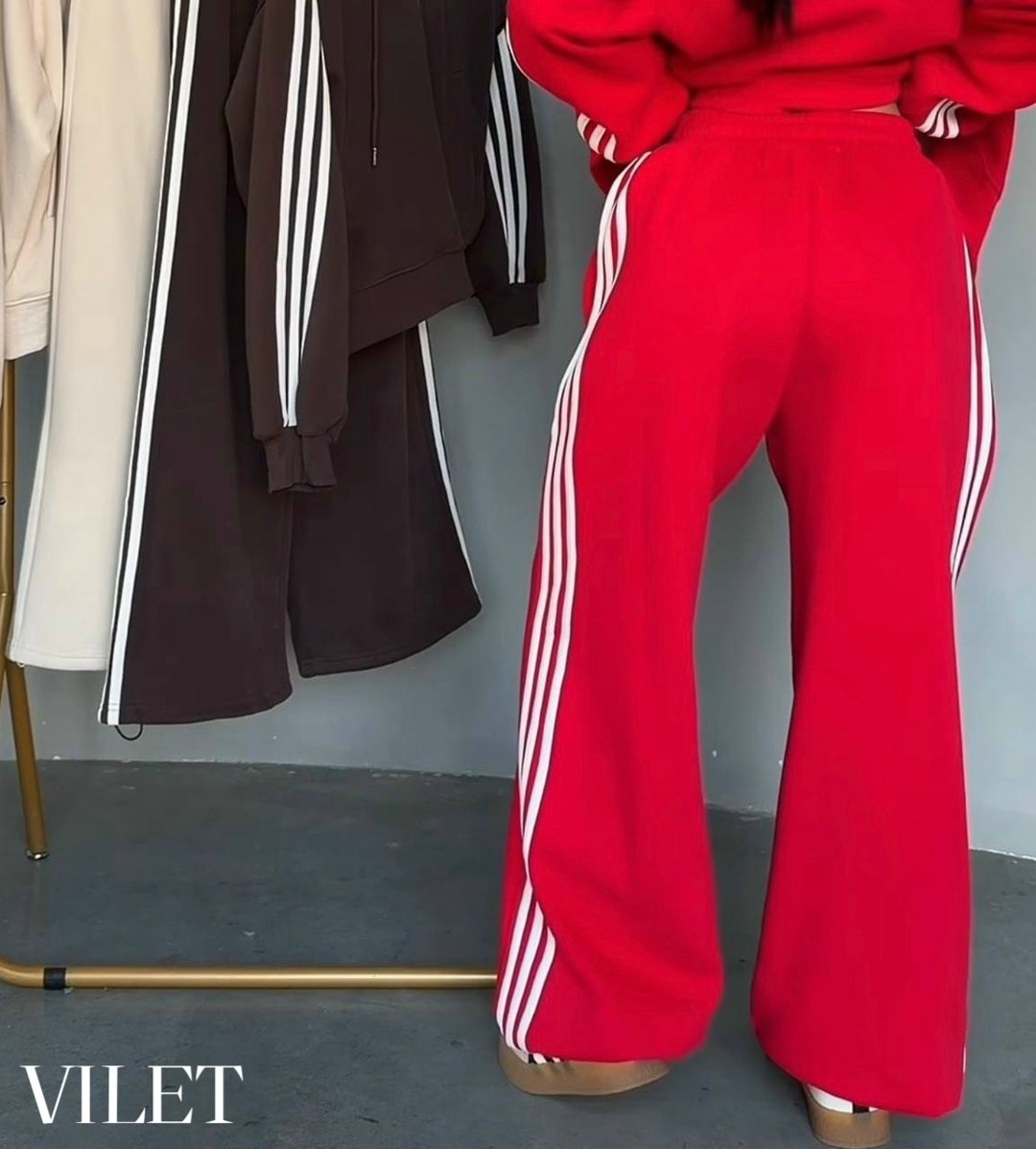 штаны спортивные широкие оверсайз с лампасами y2k,штаны спортивные брюки широкие с лампасами y2k,брюки спортивные adidas originals,спортивные брюки qweek в черную полоску,спортивные брюки широкие карг