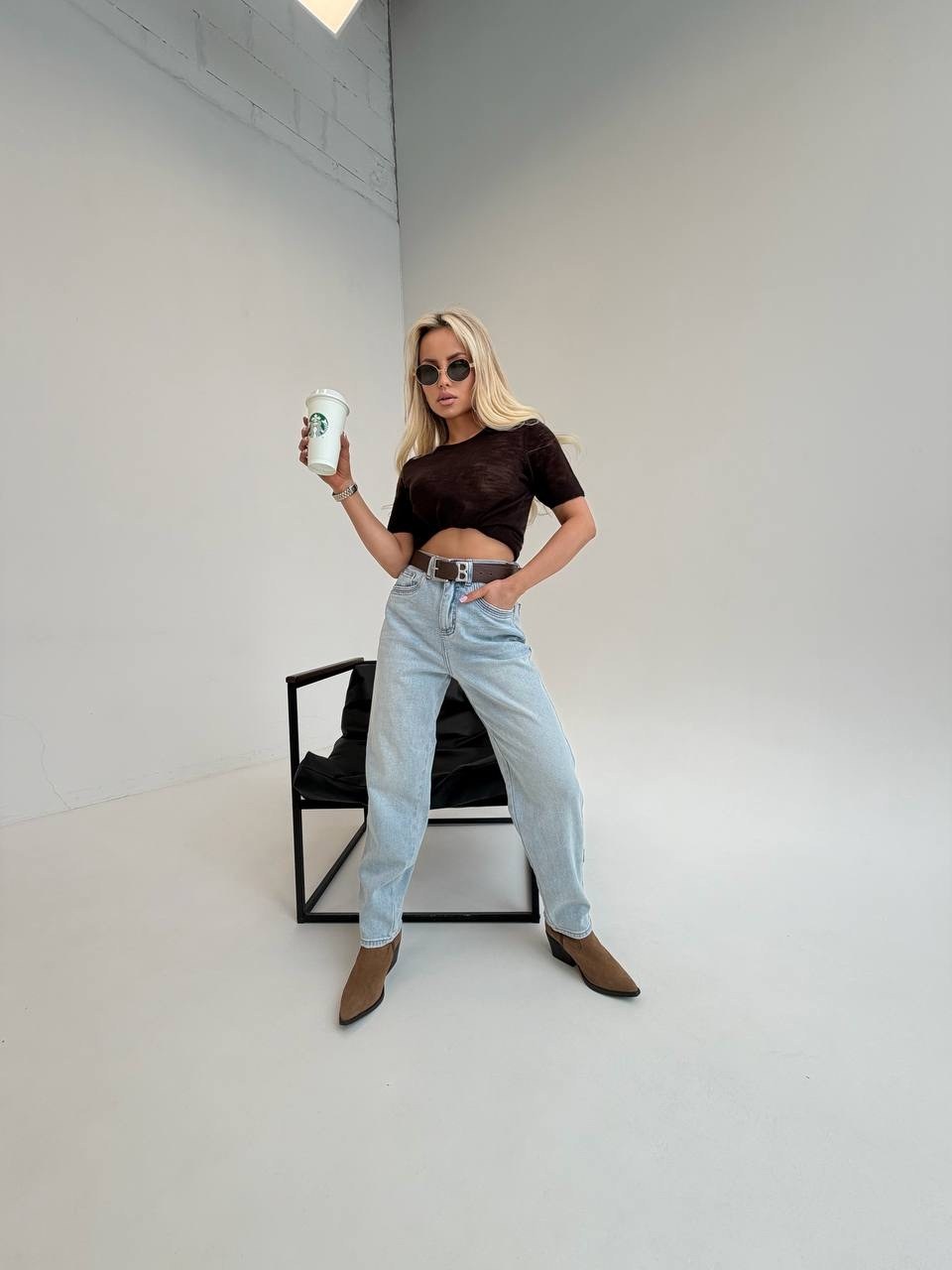джинсы женские,футболки женская,одежда модная,стильные наряды