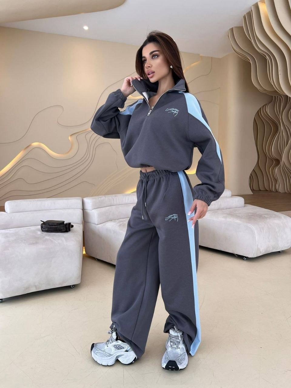 костюм женский спортивный,стильный костюм,спортивный костюм,костюм спортивный темно-серый,женский костюм