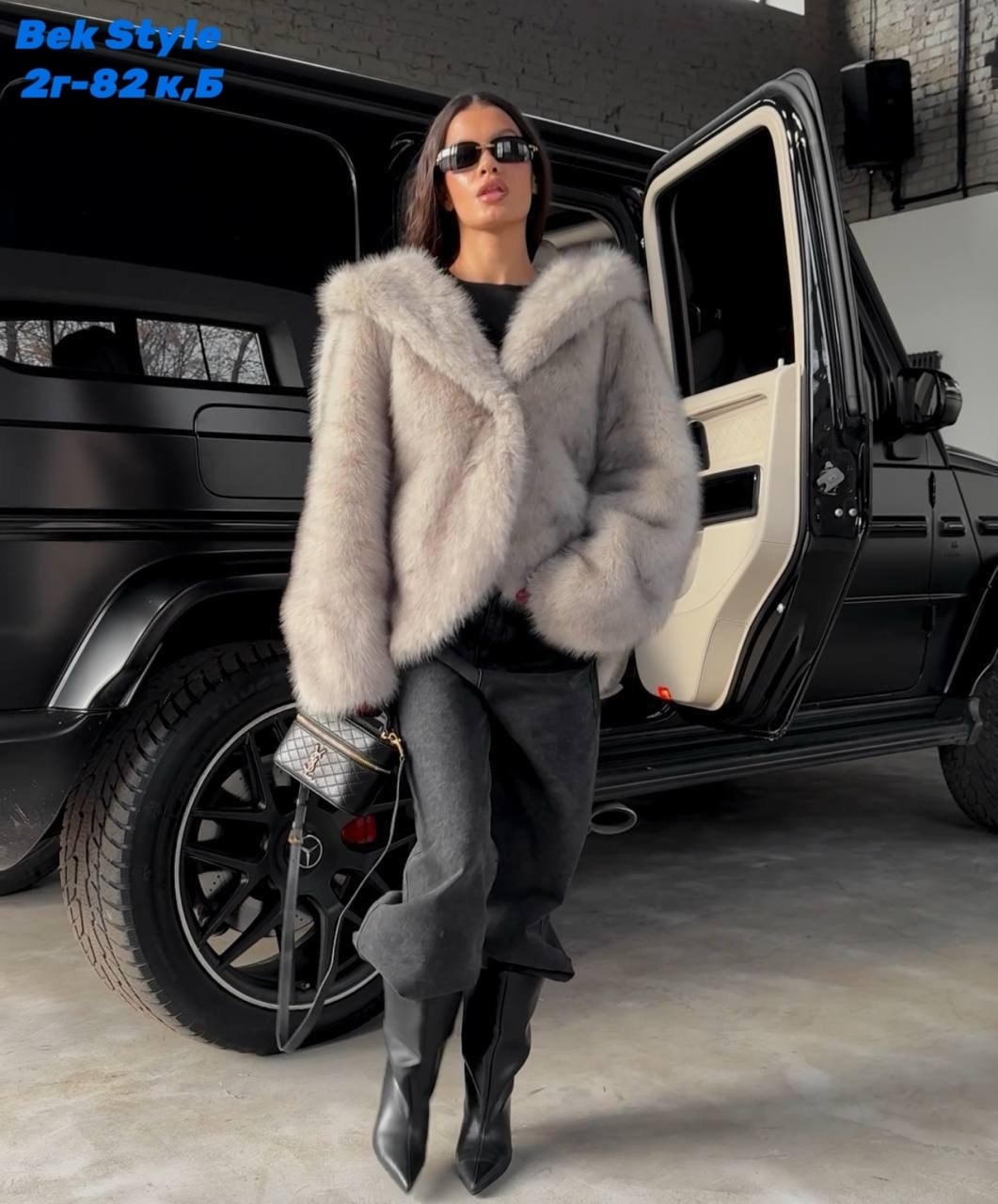 женская шуба,женская шуба из цельного натурального лисьего меха, черная шуба с капюшоном,меховое пальто с капюшоном,шуба с капюшоном,шуба с капюшоном зимняя