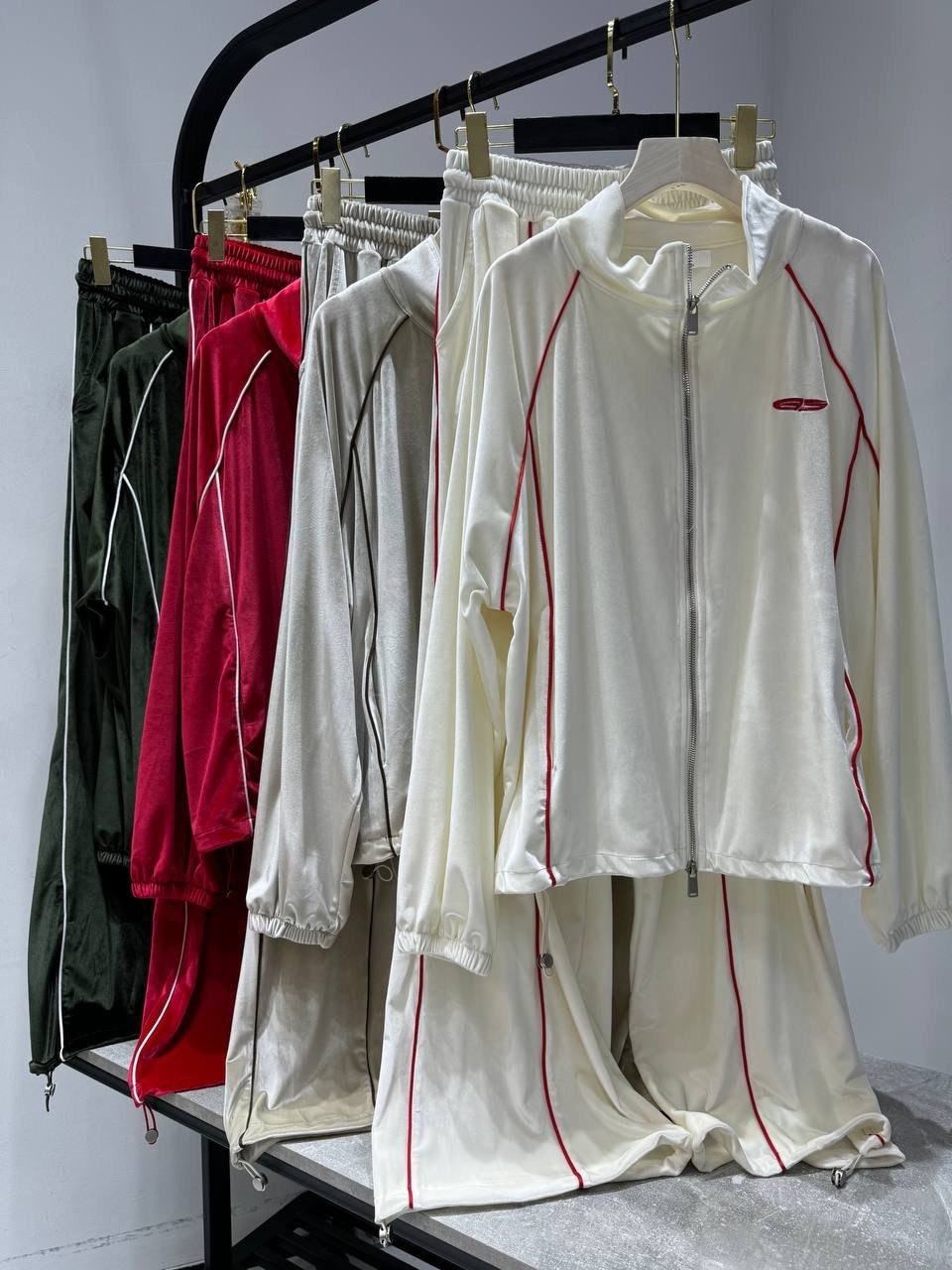 спортивный костюм велюровый,велюровый костюм женский,велюровый костюм,спортивный костюм,костюм женский