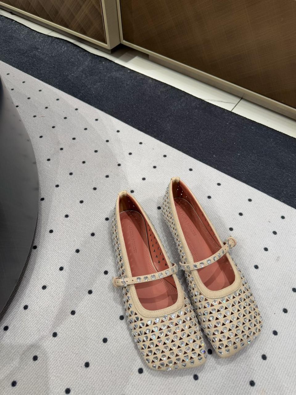 балетки miu miu 2026,балетки женские,балетки на плоской подошве,балетки,балетки alaia