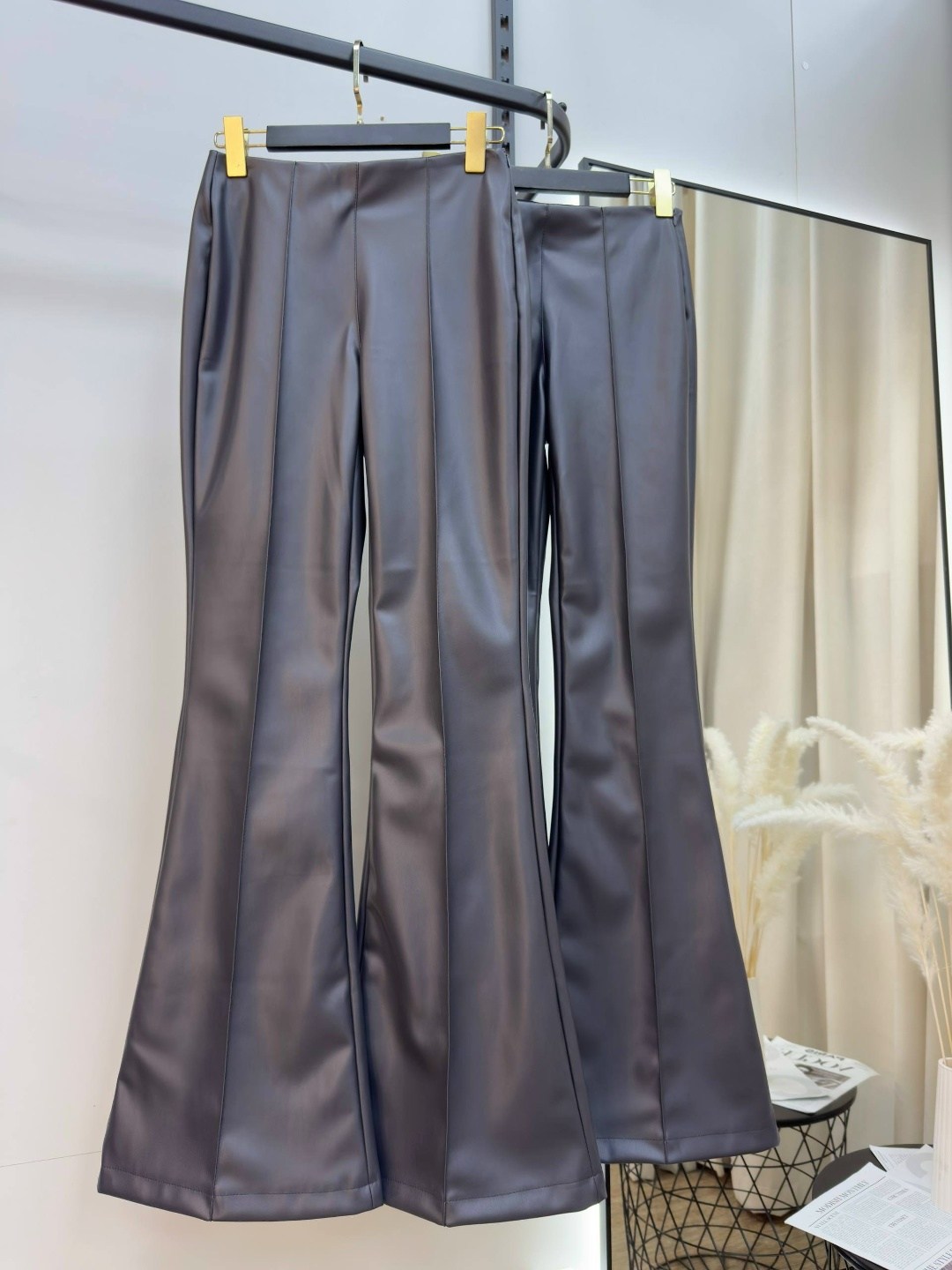 брюки кожаные клеш классические,брюки кожаные клеш,кожаные штаны женские,брюки кожаные клеш классические gly,брюки кожаные