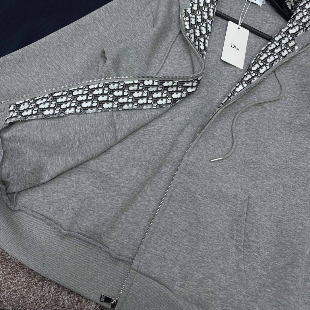 толстовка модная,спортивный костюм brunello cucinelli,серая толстовка,толстовка