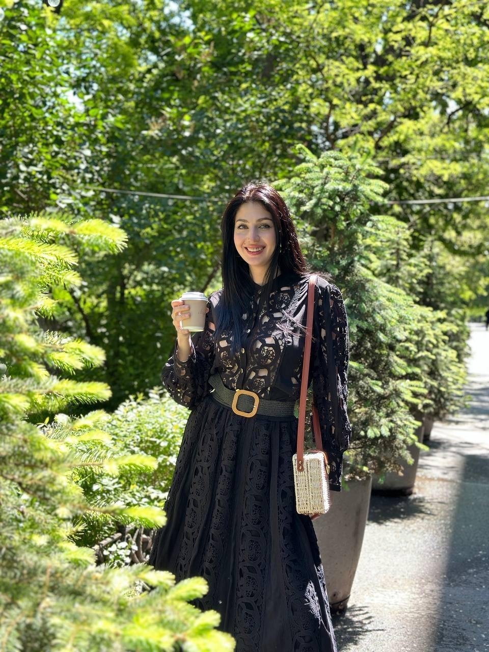 плетеная сумка,вязаная сумка,девушка,дамла азербайджанская певица,женская соломенная сумка