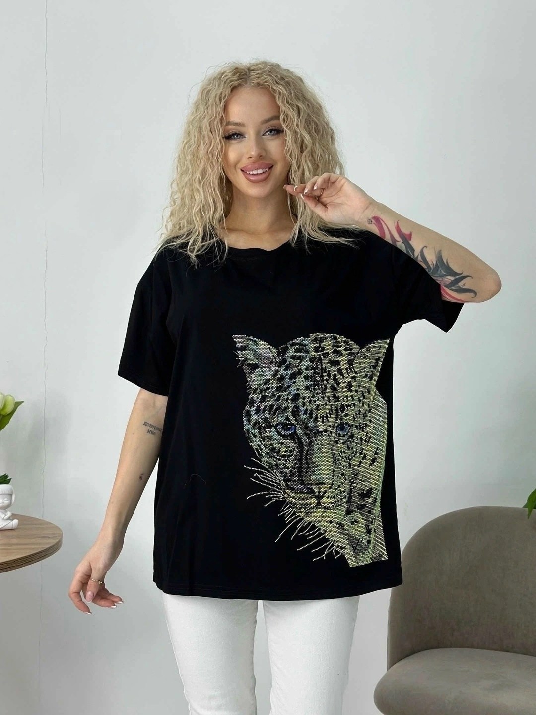 футболки женская,футболка оверсайз со стразам,футболка базовая со стразами оверсайз,футболка со стразами,футболка женская со стразами