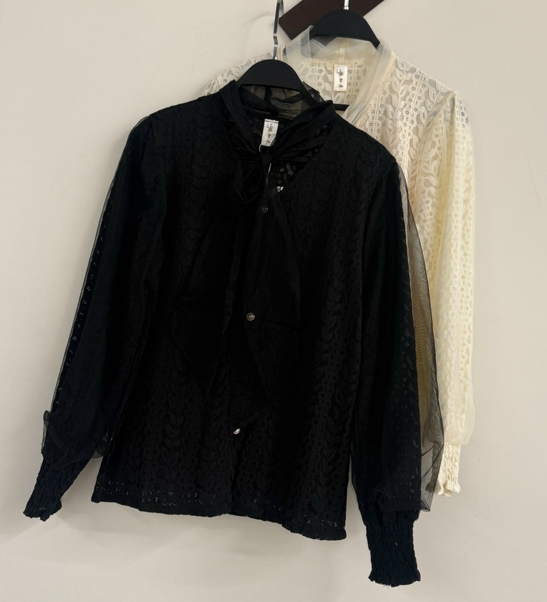 блузка офисная кружевная на пуговицах luce&ombra,кружевная блузка,ажурная блузка,женская блуза,блузка с бантом