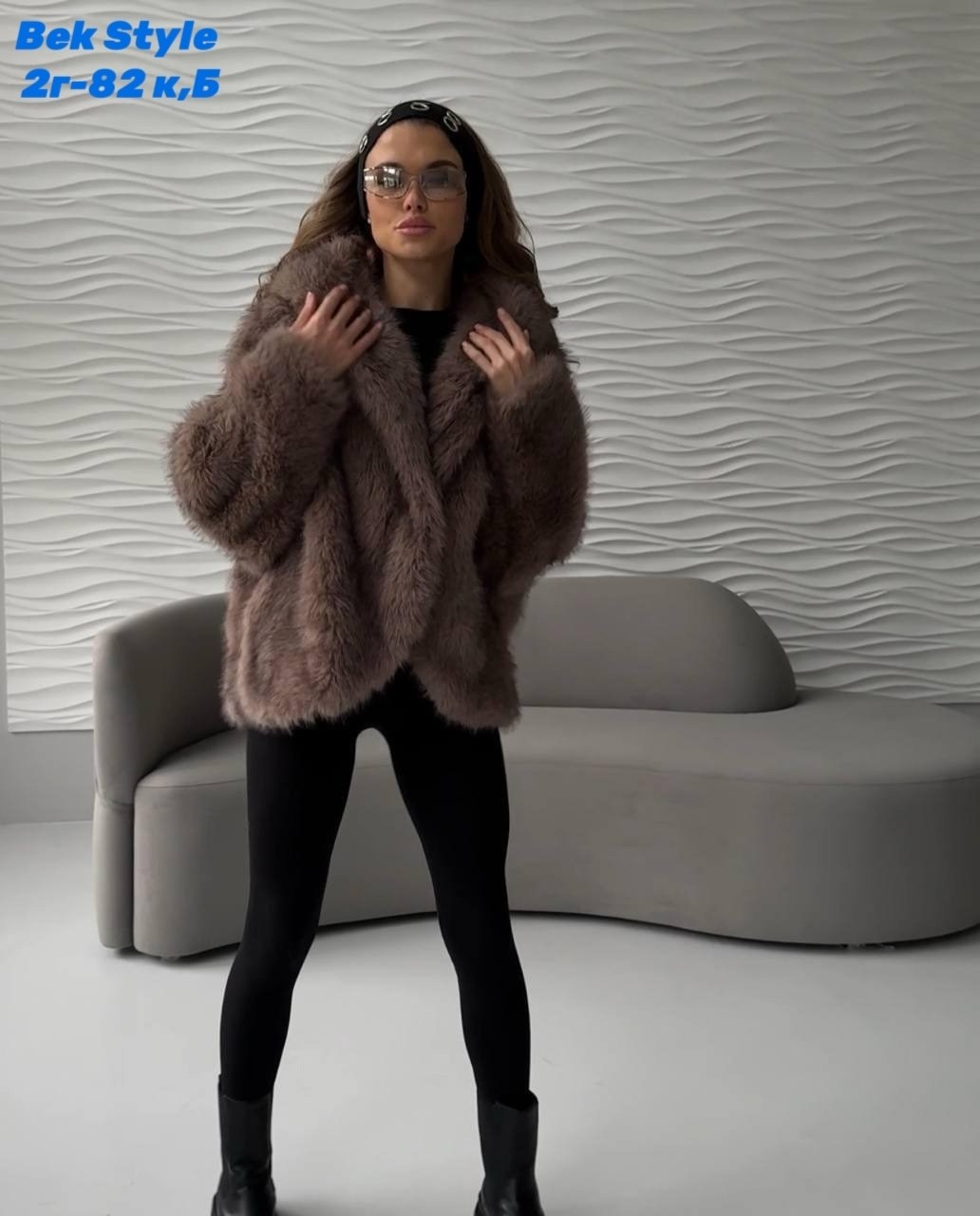 женская шуба,женская шуба из цельного натурального лисьего меха, черная шуба с капюшоном,меховое пальто с капюшоном,шуба с капюшоном,шуба с капюшоном зимняя