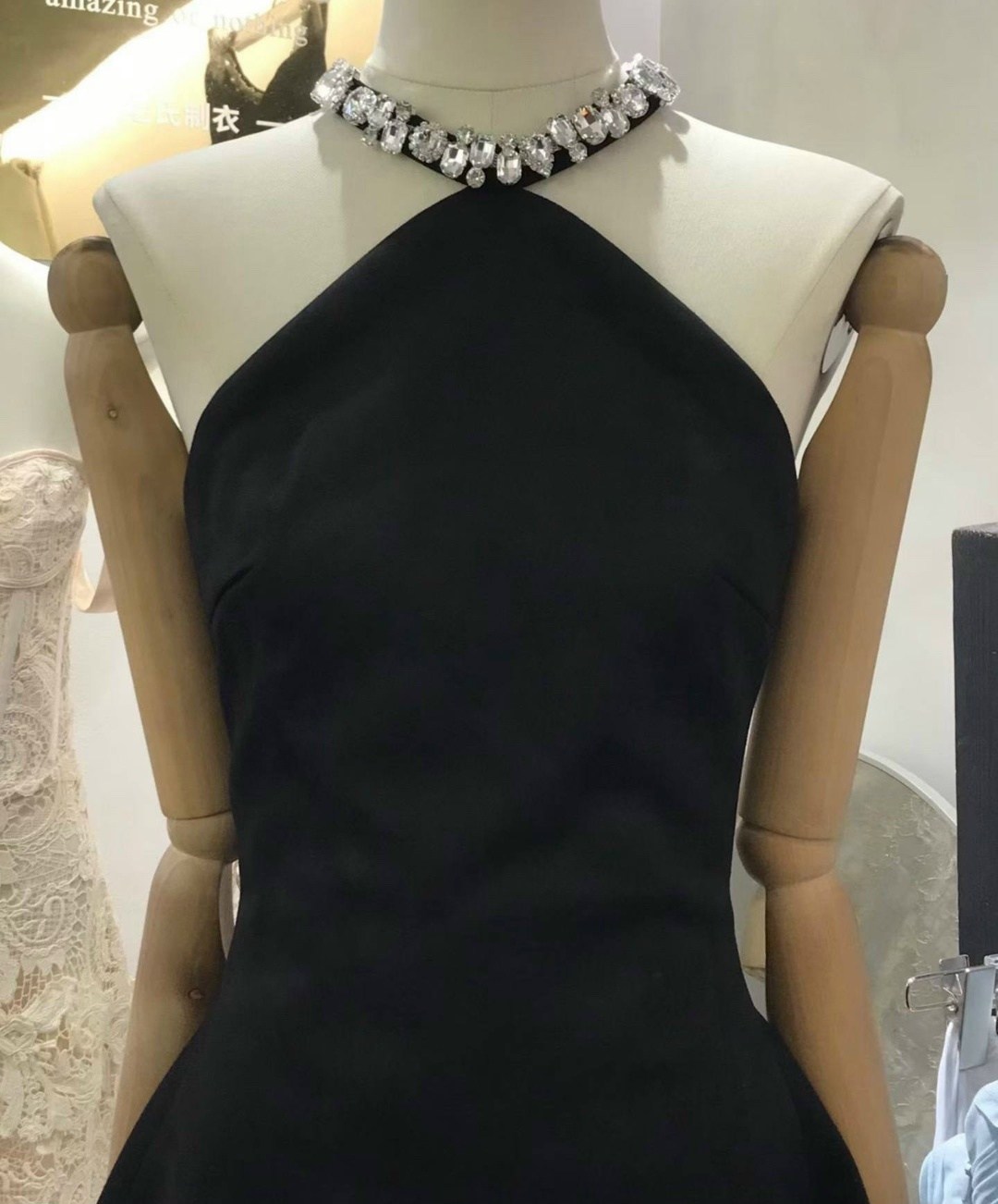 мини платье,платье короткие,платье,модное платье,платья с вырезом