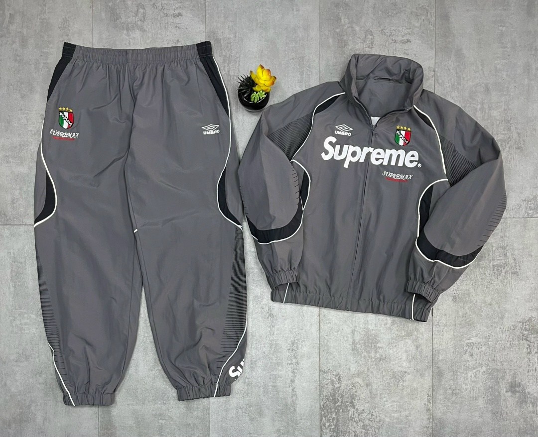 спортивные костюмы supreme x umbro,спортивный костюм umbro supreme,спортивный костюм supreme,спортивная одежда supreme,куртка supreme x umbro track jacket 'black'