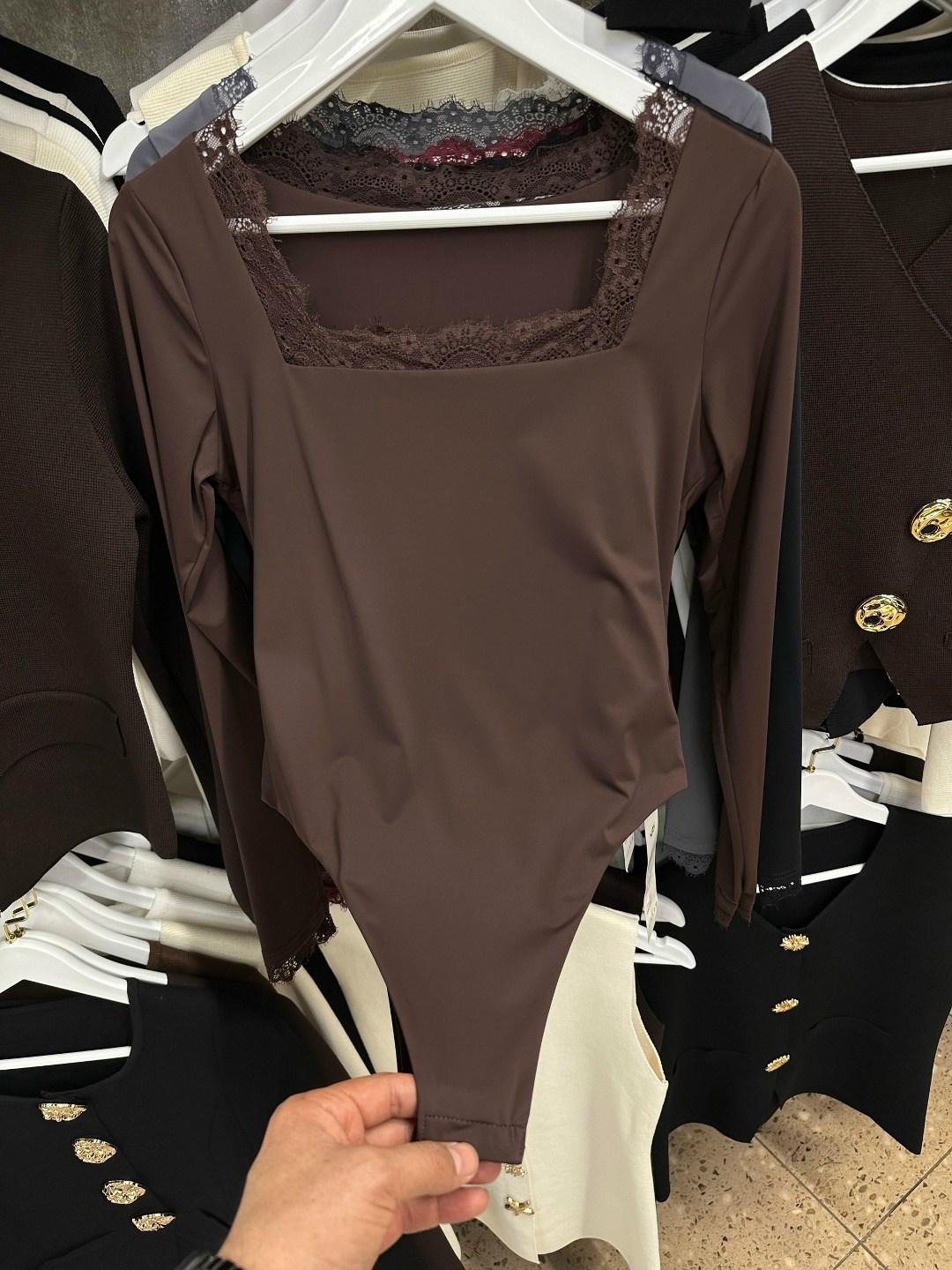 блузка-боди с вырезом каре кружево moremio,женская кофта,боди женское бордовое,блузка женская,блузка стильная